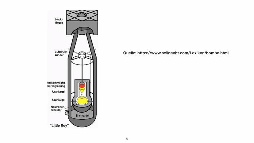 
<p>Zunächst wurde die Atombombe entwickelt, da die USA befürchtete, dass Deutschland ihnen zuvorkommen könnte. Albert Einstein arbeitete ge
