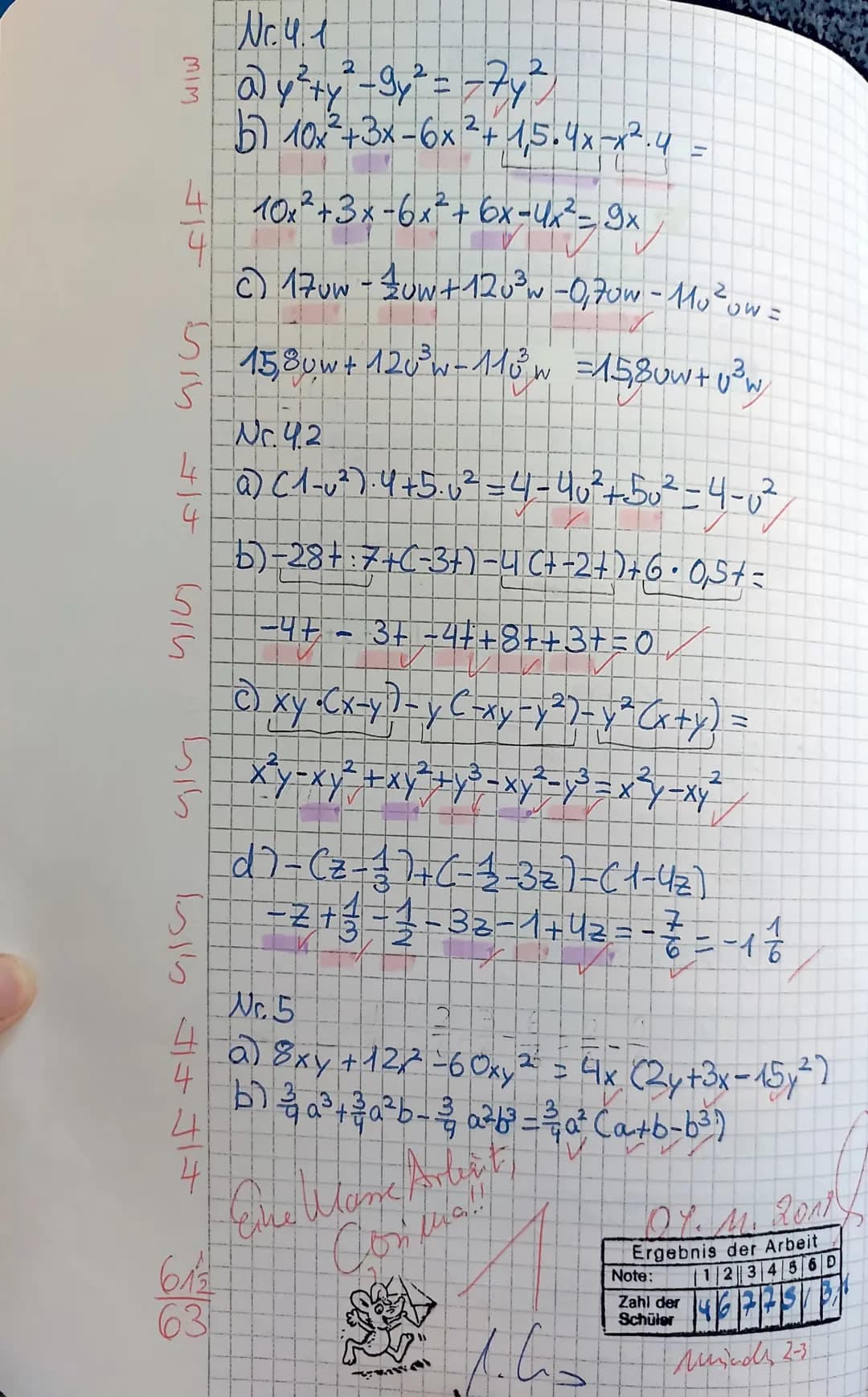 M 8e
Mathematikarbeit Nr. 1
1.1 Tanja verpackt und verschnürt einen Karton (siehe
Abbildung rechts)
a) Beschreibe durch einen Term, wie viel