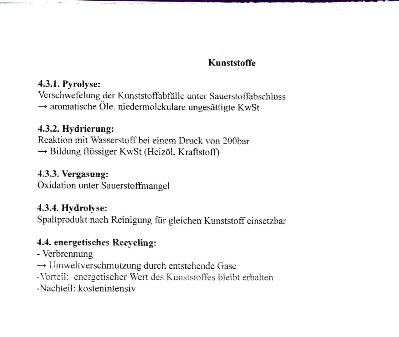 2. Bau
Kunststoffe
1. Einteilung nach Verhalten bei Wärmezufuhr
Thermoplasten: gehen in plastischen Zustand über und lassen sich verformen P