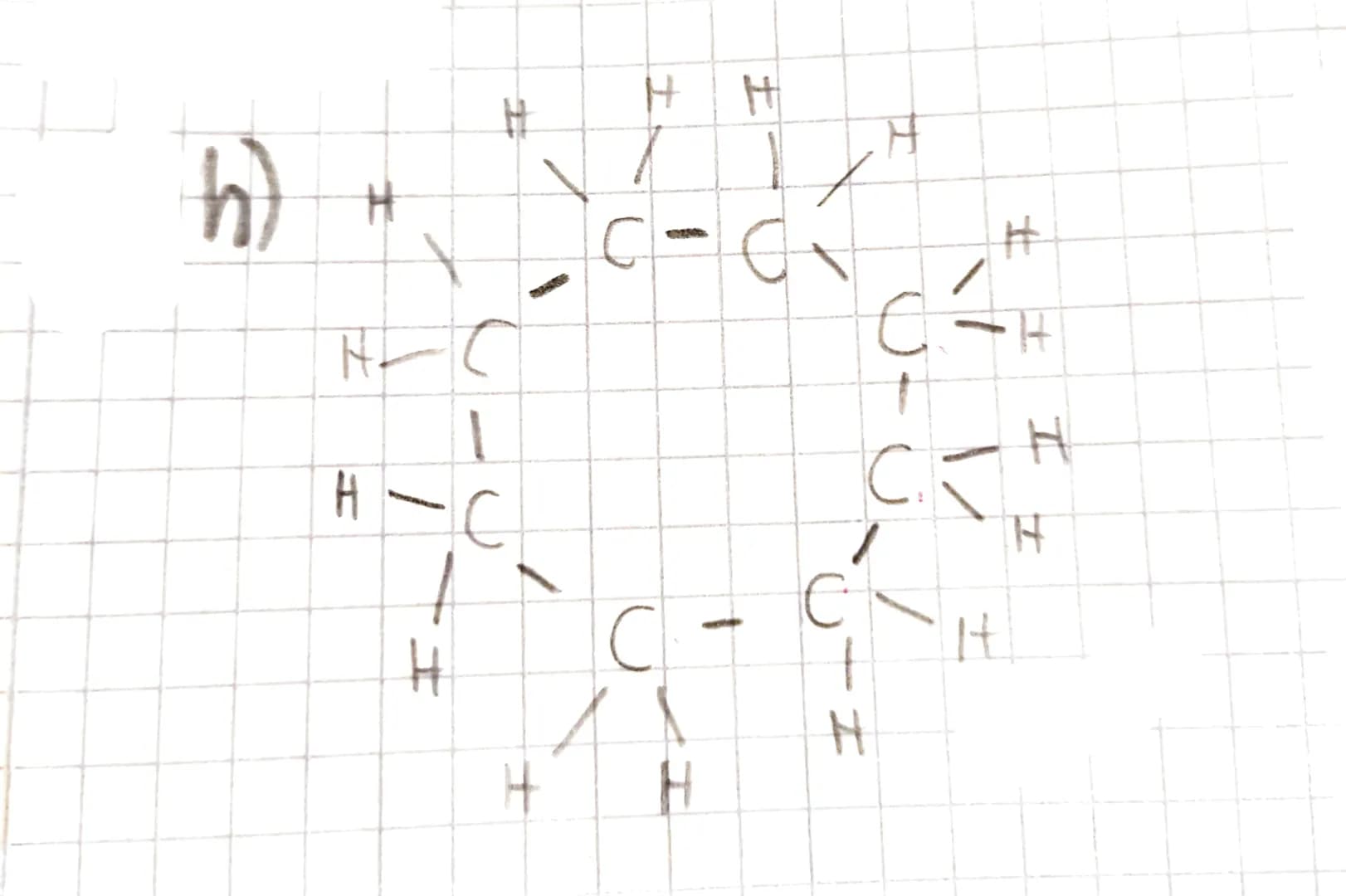 Alkane, Alkene, Alkine
zeichne die Strukturformeln (Lewis - Schreibweise)
für die angegebenen Moleküle
a)
2,2,3,3-Tetramethylbutan
b) 2-Meth