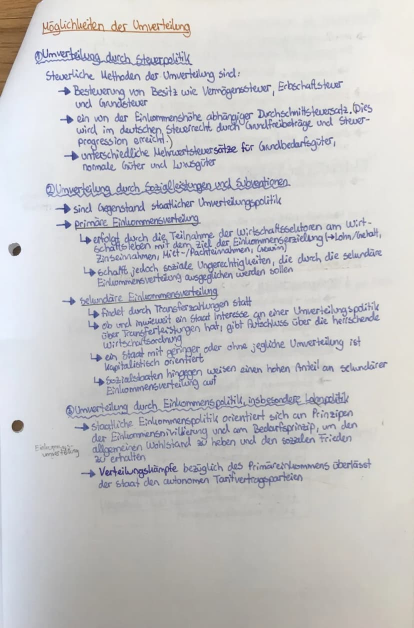 1
Der Gini-Koeffizient
Nettoäquivalenzeinkommen (bedarfsgewichtestes Haushaltseinkommen)
je nach Zahl und Alter der Haushaltsmitglieder gewi