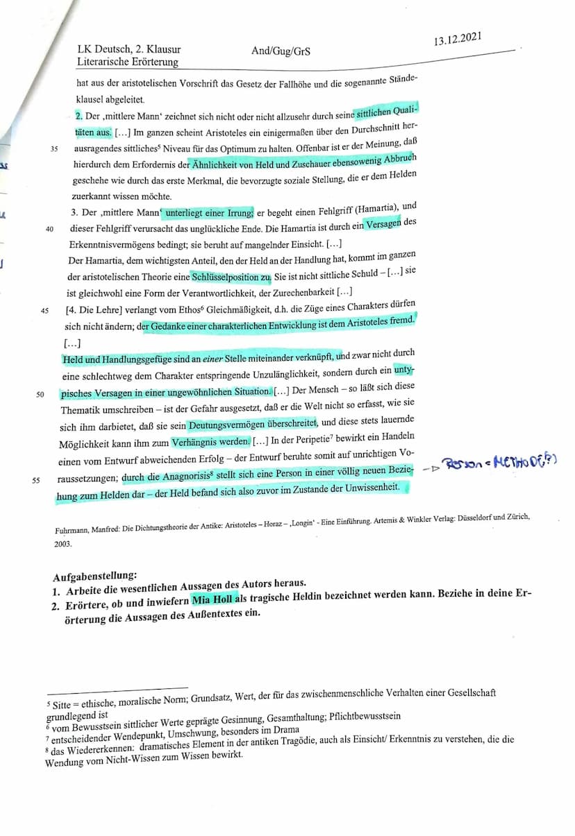 €
is
25
30
15
20
LK Deutsch, 2. Klausur
Literarische Erörterung
[...] Die tragische Wirkung tritt dadurch ein, daß der Held in der Handlung 