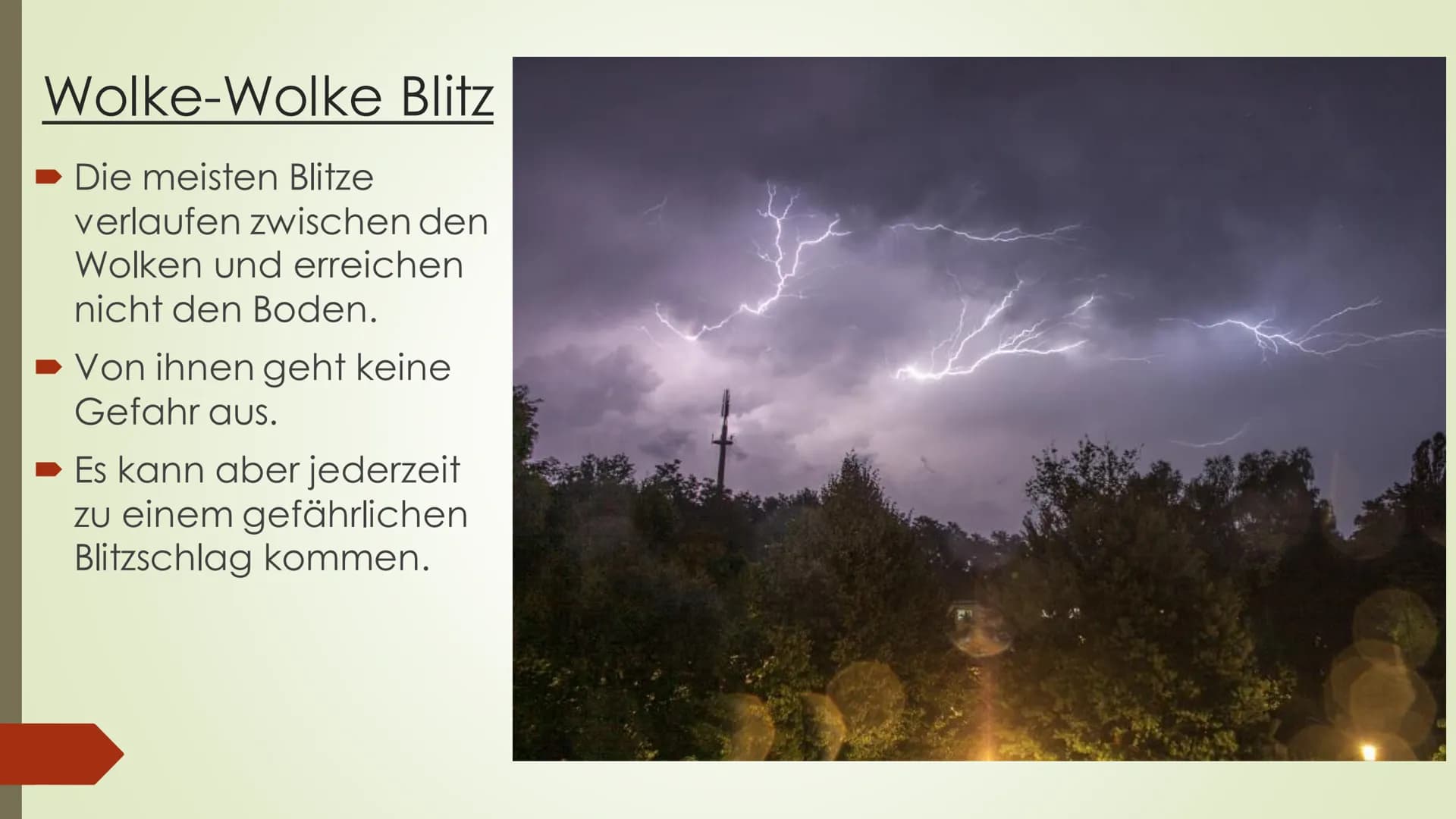 BLITZ UND
DONNER
Präsentation von und Ilinca
Michels Inhalt
Entstehung & Zusammenhang
Blitzarten
Video
Quiz
Quellen Entstehung & Zusammenhan