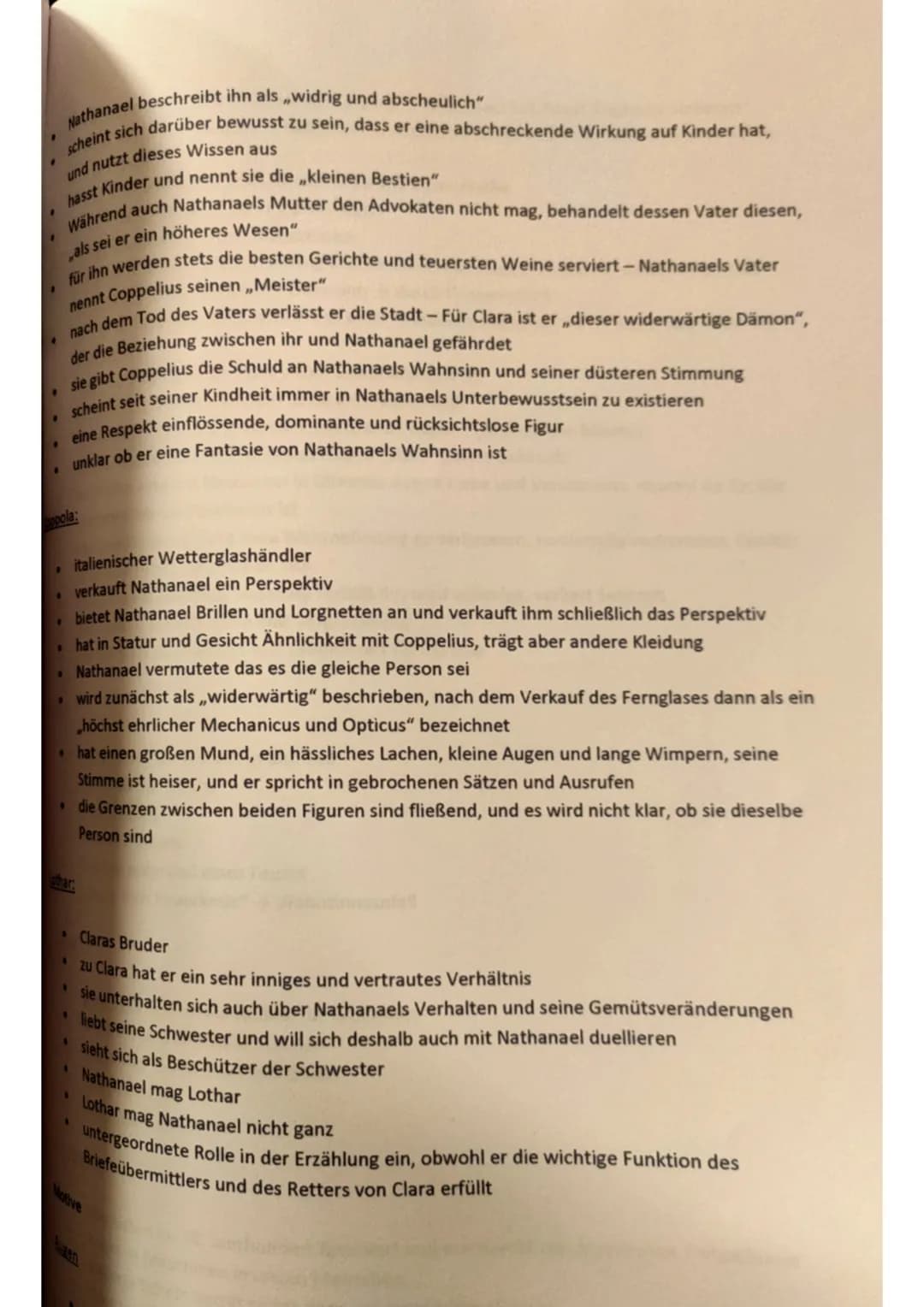 DER SANDMANN
Das Kunstmärchen handelt von dem Studenten Nathanael, der wegen eines Kindheitstrauma
nicht mehr richtig zwischen der Realität 