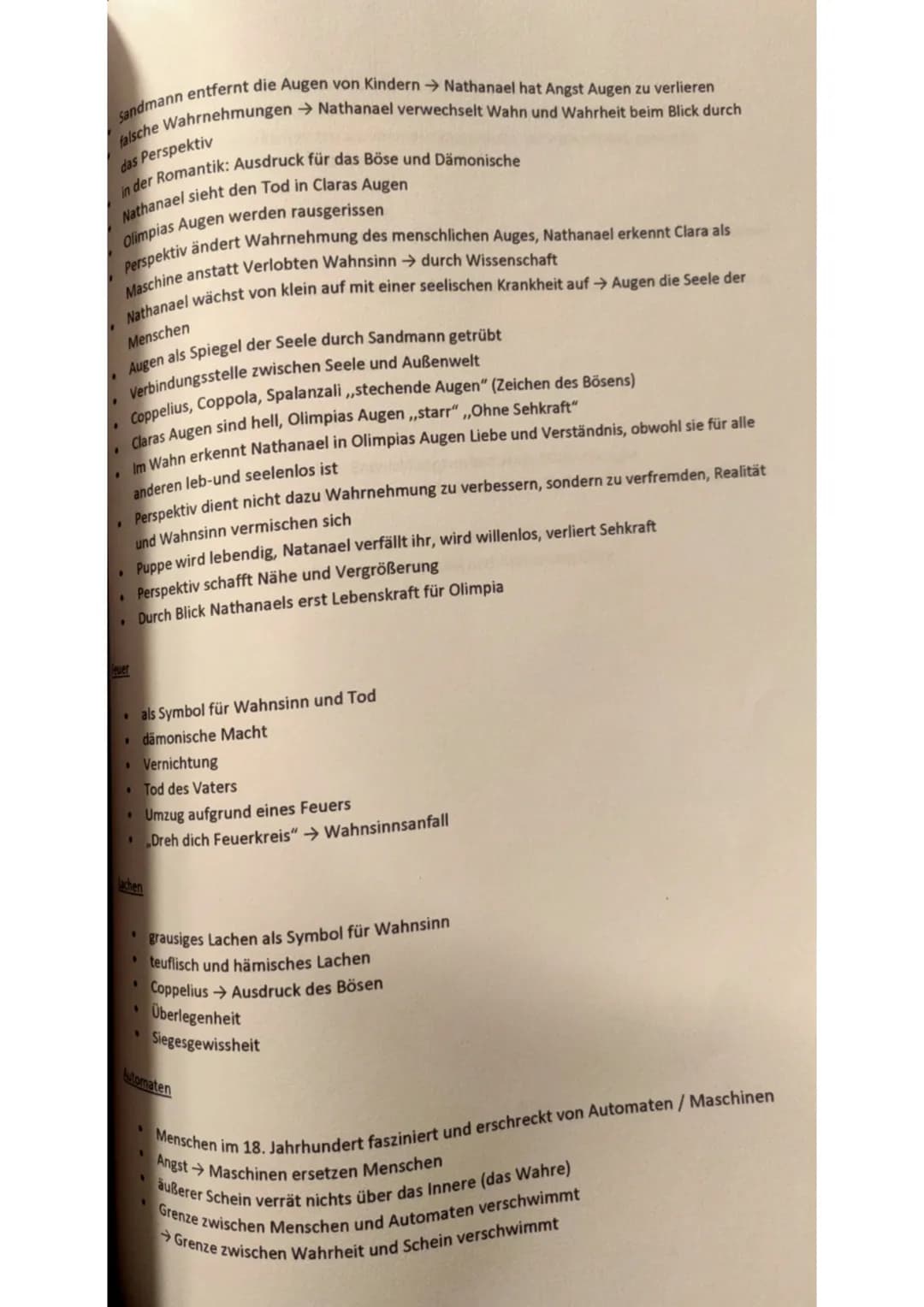 DER SANDMANN
Das Kunstmärchen handelt von dem Studenten Nathanael, der wegen eines Kindheitstrauma
nicht mehr richtig zwischen der Realität 