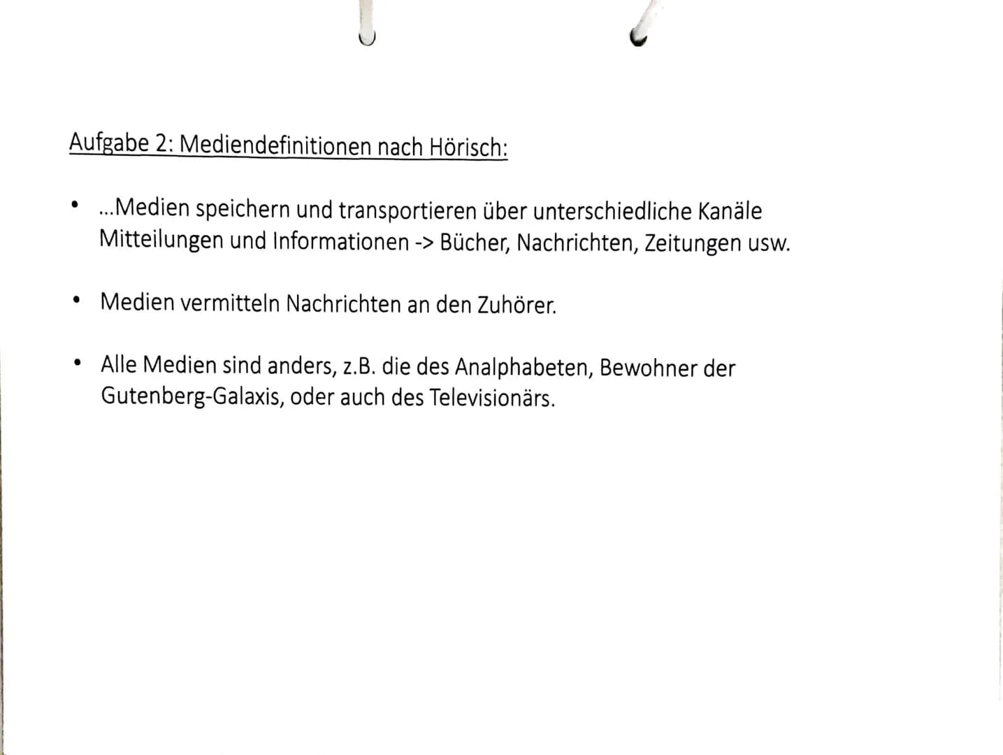 Arbeitsaufträge:
Lest den Text und markiert die zentralen Aspekte.
Arbeitet in Stichpunkten heraus, wie Hörisch den Begriff Medien
definiert