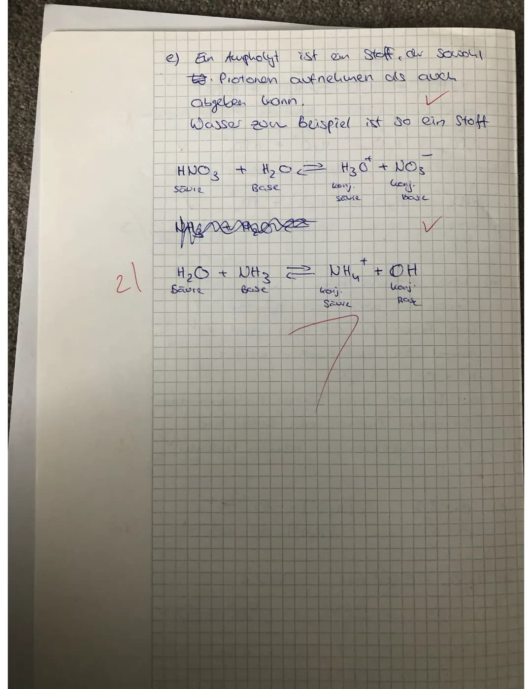2
die entsteheneden lonen.
J
(b) Nennen Sie die Grundzüge der Säure-Base-Konzepte von Arrhenius und Brönsted.
Aufgabe 3 Allgemeines zu Säure