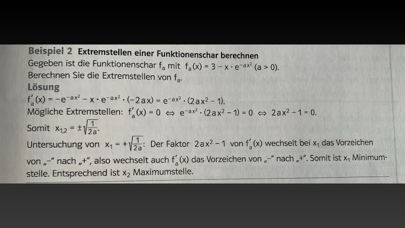 Exponentialgleichungen und der
A natürliche Logarithmus
+
Exponentialfunktionen
mit Parametern 22 Exponentialgleichungen und der natürliche 