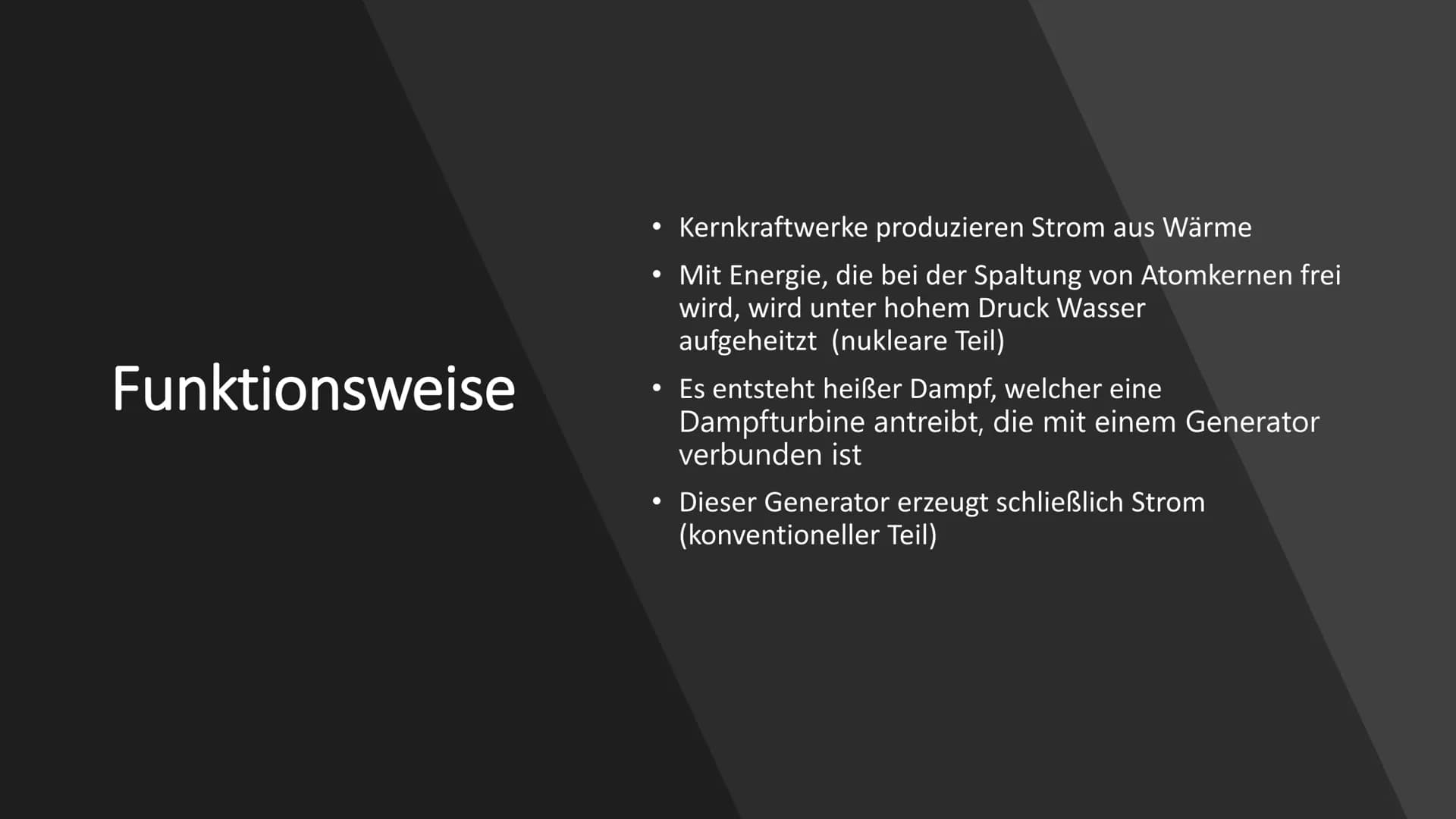 
<p>Ein Kernkraftwerk ist ein Wärmekraftwerk, das elektrische Energie durch kontrollierte Kernspaltung gewinnt. Die erste nukleare Kettenrea