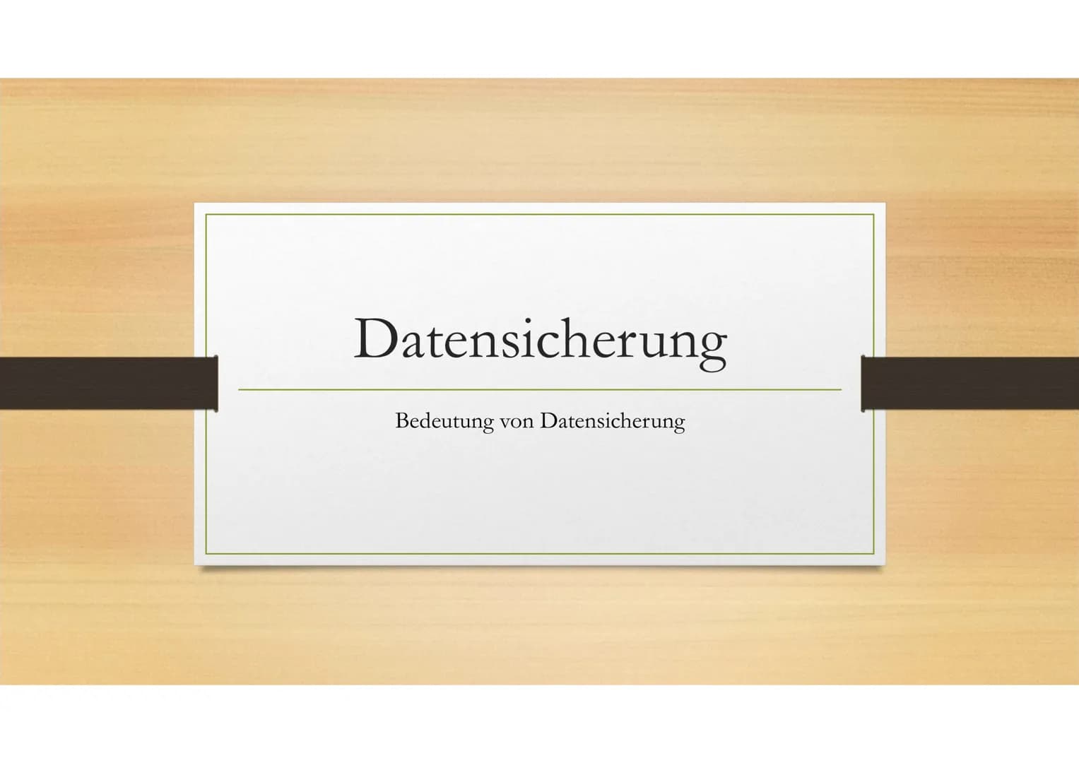 Datensicherung
Bedeutung von Datensicherung ●
●
●
Definition
Bei einer Datensicherung (engl. backup) werden Daten auf ein externes Speicherm