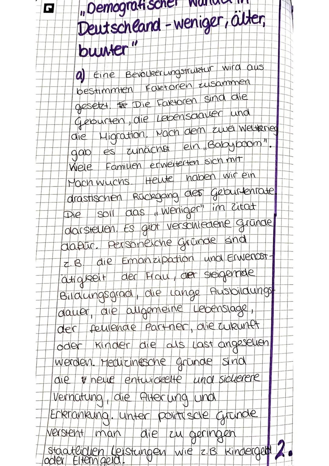 1. Beschreiben Sie kurz, was unter Sozialisierung im gesellschaftlichen Sinne zu verstehen ist.
(3P) 2/3
a. Benennen Sie drei Sozialisations