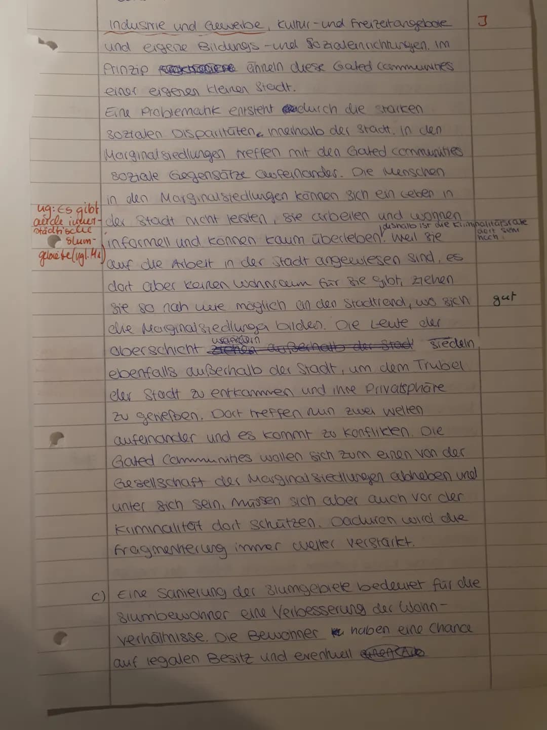 Klausur 1
Kursstufe 2
1) Zuerst einmal muss eine Stadt eine gewisse
Mindestanzahl an Bewohnern haben, die jedoch
von Land zu Land unterschie