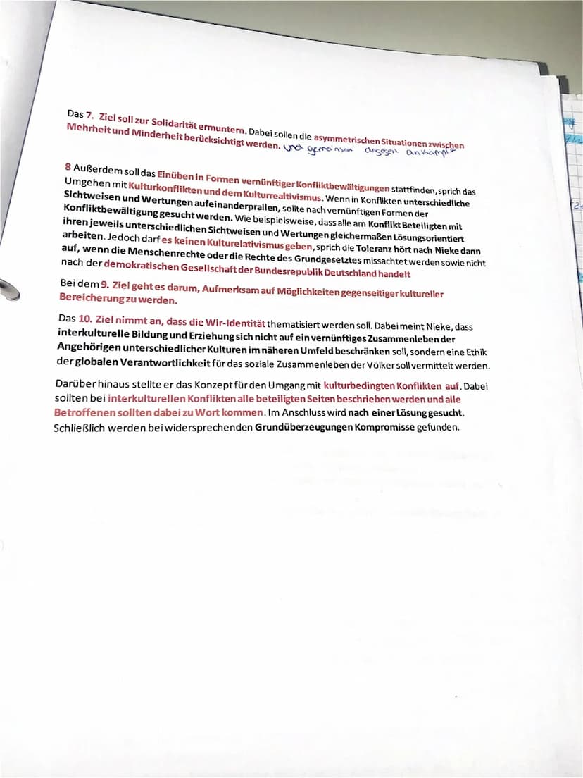 Interkulturelle Erziehung und Bildung nach Wolfgang Nieke
Wolfgang Nieke (1948) war bis 2013 Professor für Allgemeine Pädagogik an der Unive
