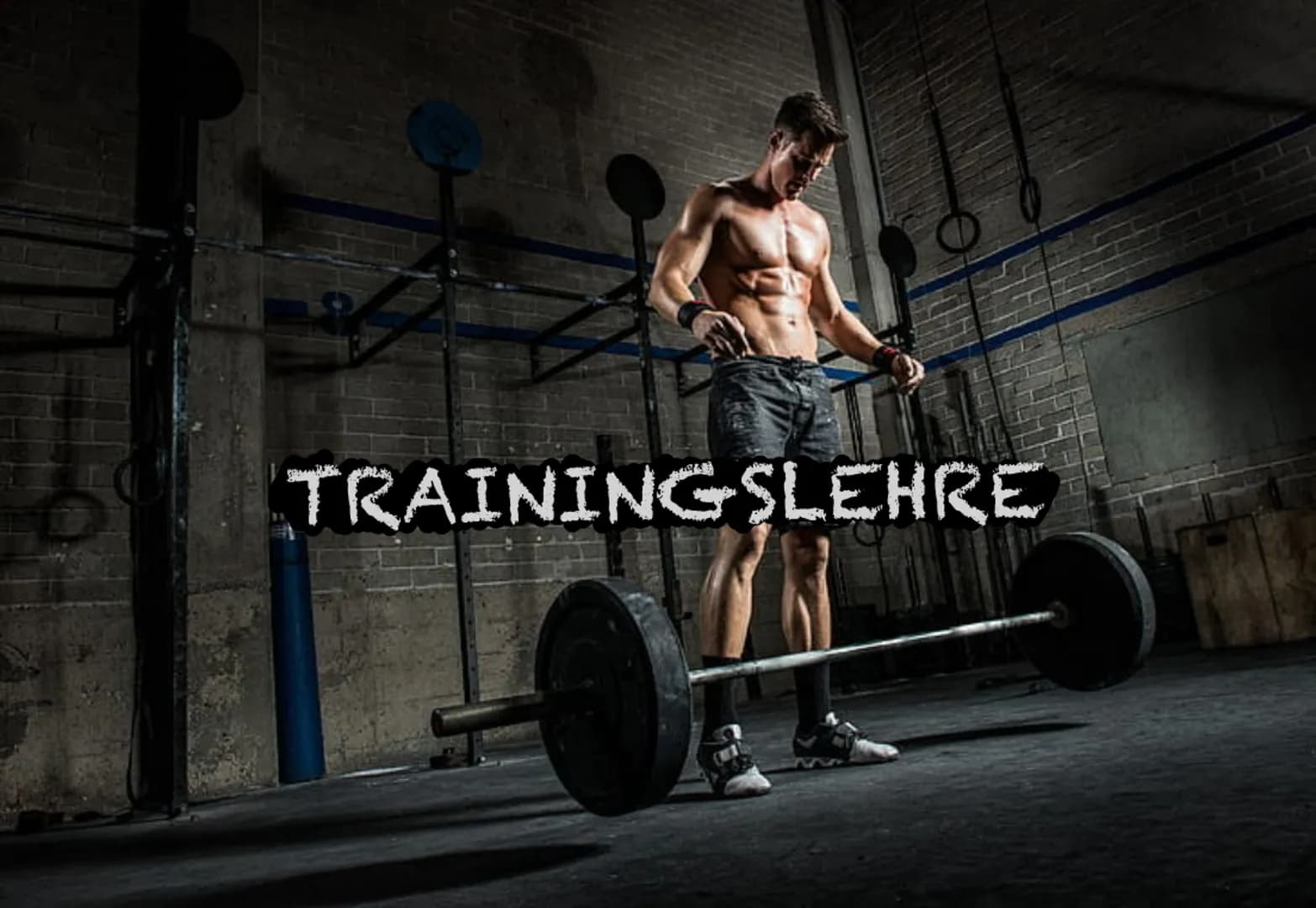 TRAININGSLEHRE Sport und Training
Trainingslehre ist die Lehre der Vermittlung von Kentnissen zur Durchführung eines sportlichen
Trainings m