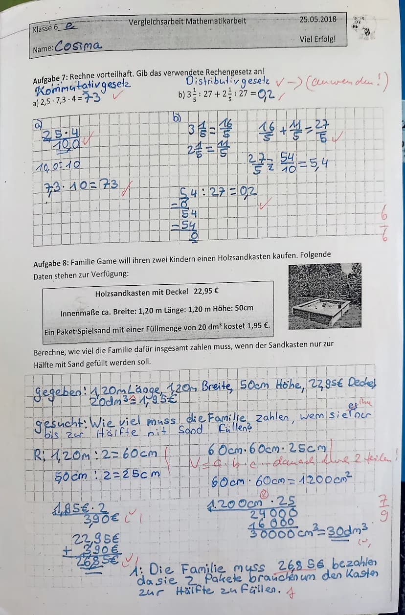 Klasse 6
Name: Cosima
PALKKA
Ich habe den Balken so
24 Kästchen da mao
teilen konnte ging es buf.
Aufgabe 2: Setze eines der Zeichen >, < od