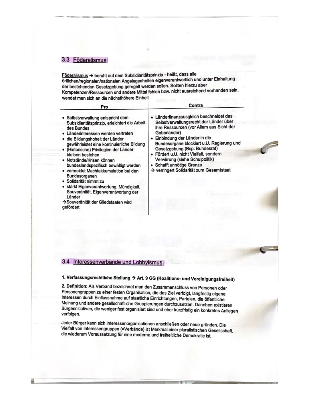 1.2 Herausforderung der Parteiendemokratie
Q1.2 (1): politische Parteien als klassische Möglichkeiten
der Partizipation :/
Aufgaben von Part