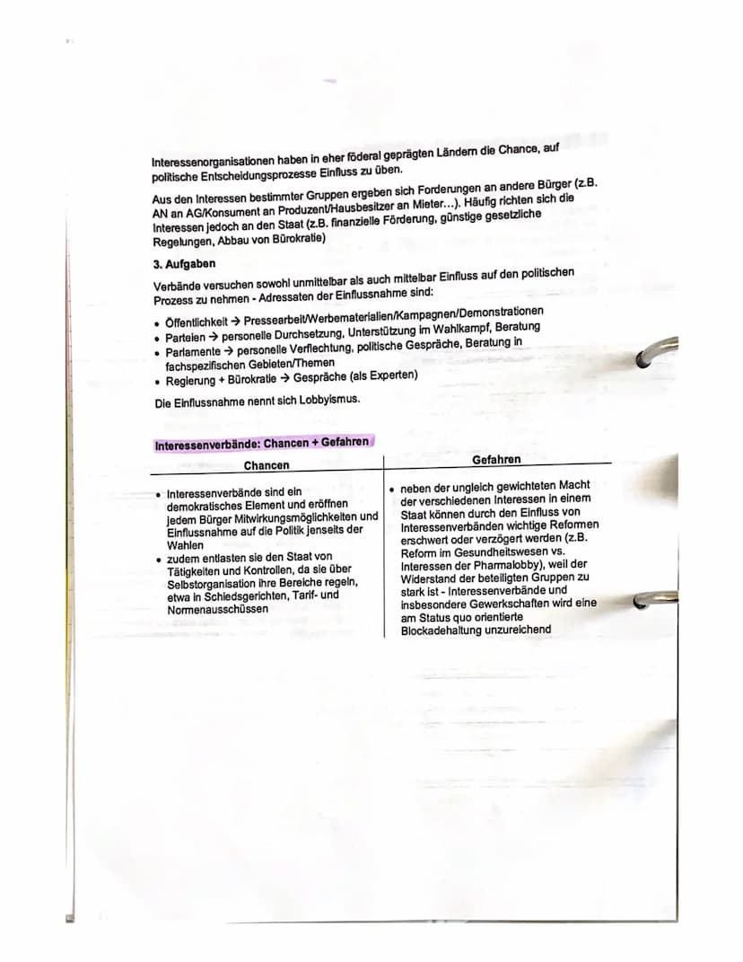 1.2 Herausforderung der Parteiendemokratie
Q1.2 (1): politische Parteien als klassische Möglichkeiten
der Partizipation :/
Aufgaben von Part