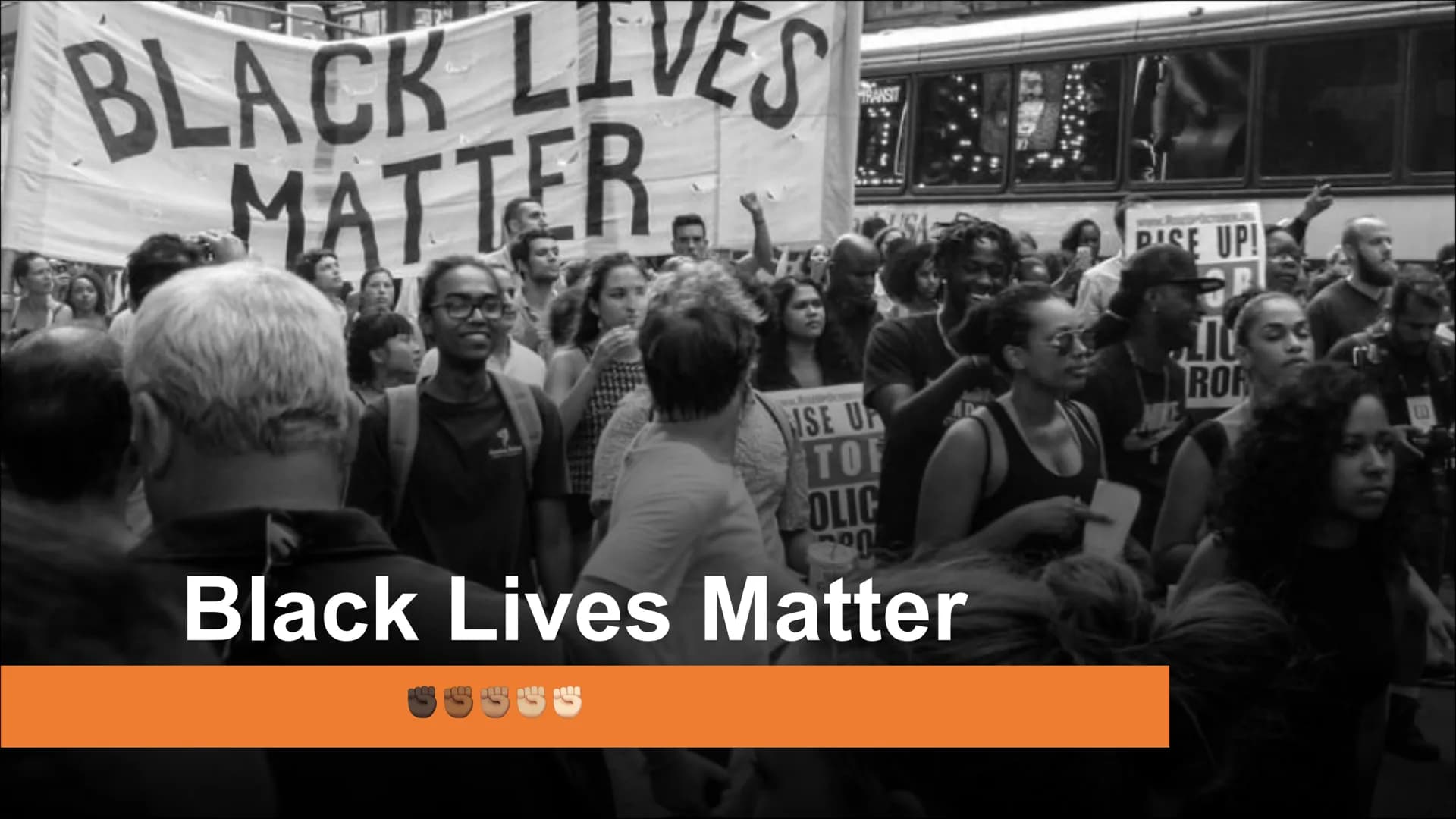 BLACK LIVES
MATTER
A R
S
TRANSIT
OLIC
790
Black Lives Matter
SE UP
TOP
PISE UP!
10
RO
10 25. Mai 2020→→ gewaltsamer Mord an
George Floyd dur