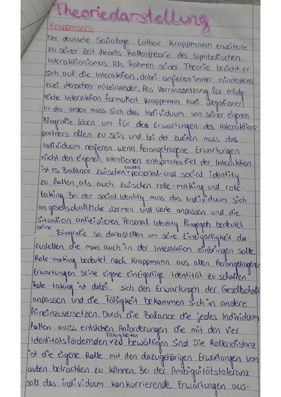 The criedarstelling
Krappmann:
for
wenn
negieren
Der deutsche Soziologe Lothar Krappmann erweiterte.
zu seiner Zeit Meads Rollen theorie des