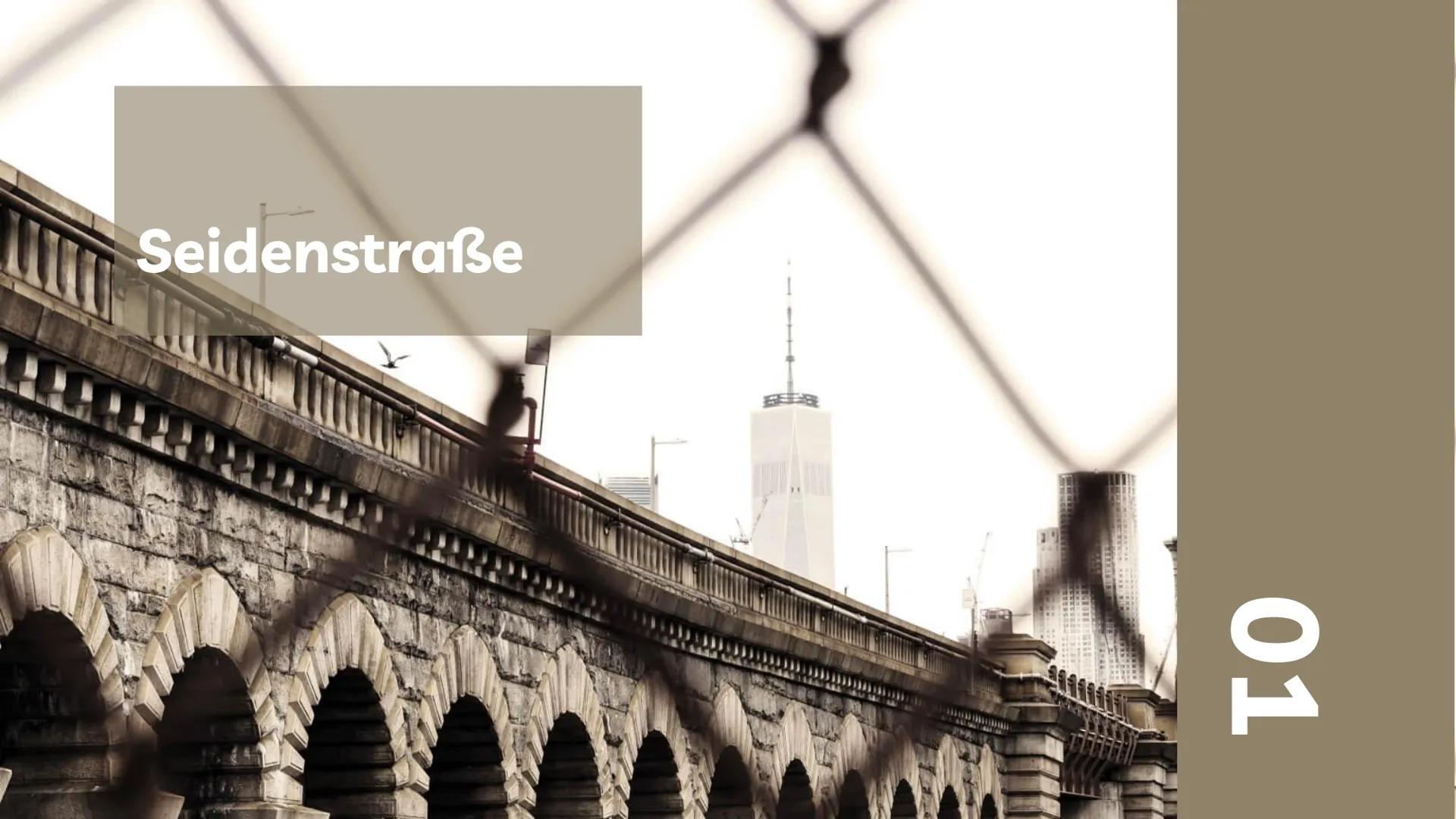 Die Seidenstraße
Ein Referat von Nurgül Angin und
Nesrin Fouani 01
02
03
04
Die Seidenstraße
Chinas Ziele & Handlungen
Problematiken & Chanc