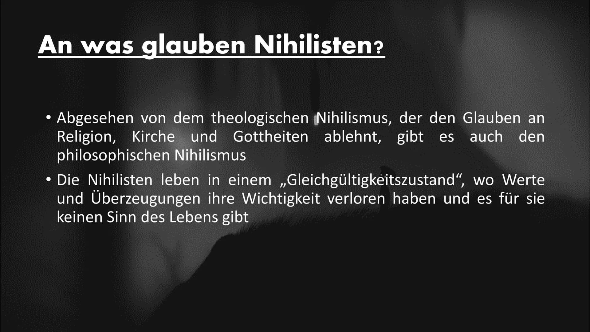 Nihilismus
{Im Bezug zu Woyzeck} Aufbau unseres Referates
• Was ist überhaupt Nihilismus?
●
●
●
An was glauben Nihilisten?
Nihilismus im Bez