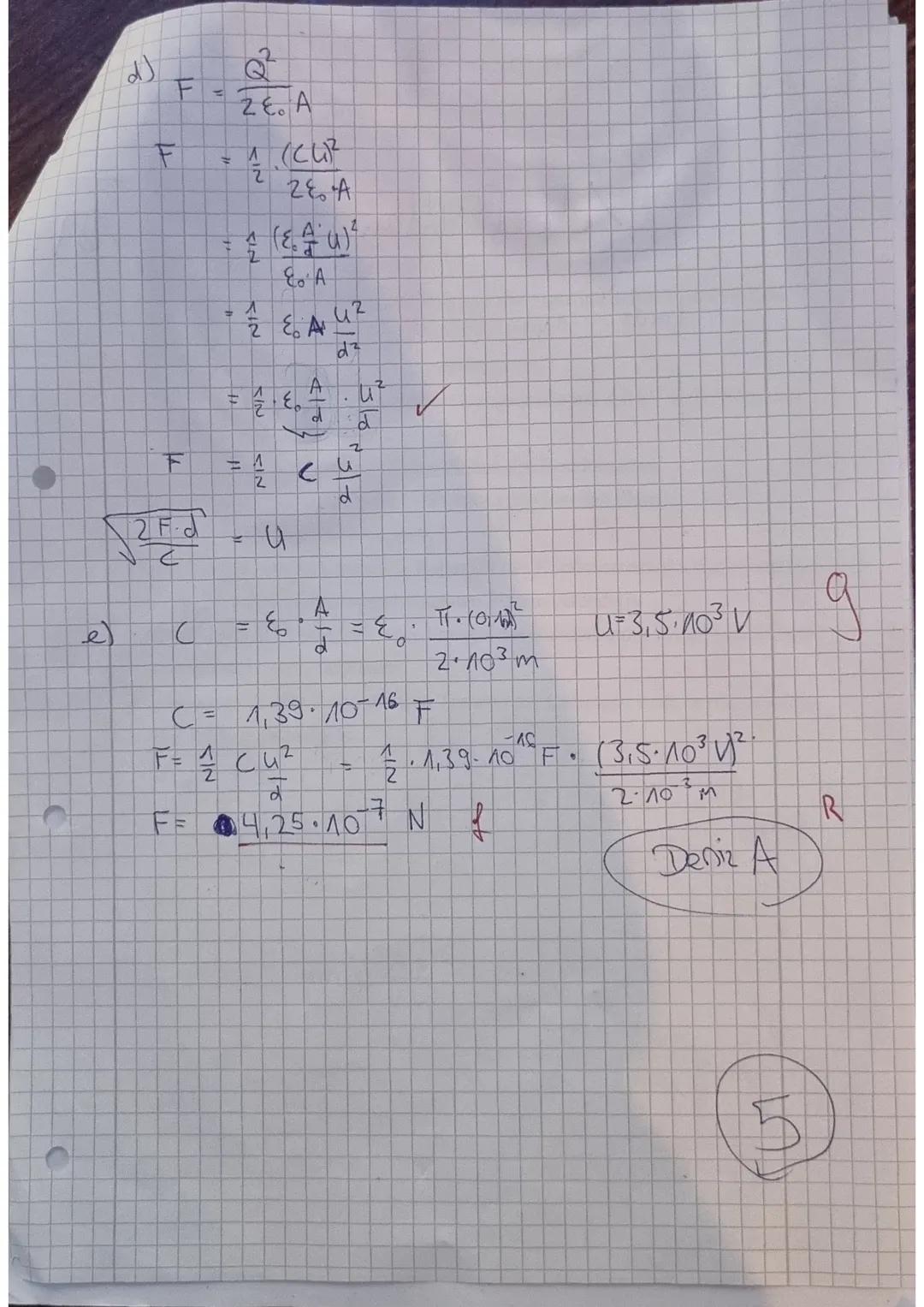Name: Deniz A.
Aufgabe 1:
Ein luftgefüllter Plattenkondensator besteht aus zwei quadratischen Platten mit der
Kantenlänge 0,50 m und dem Pla