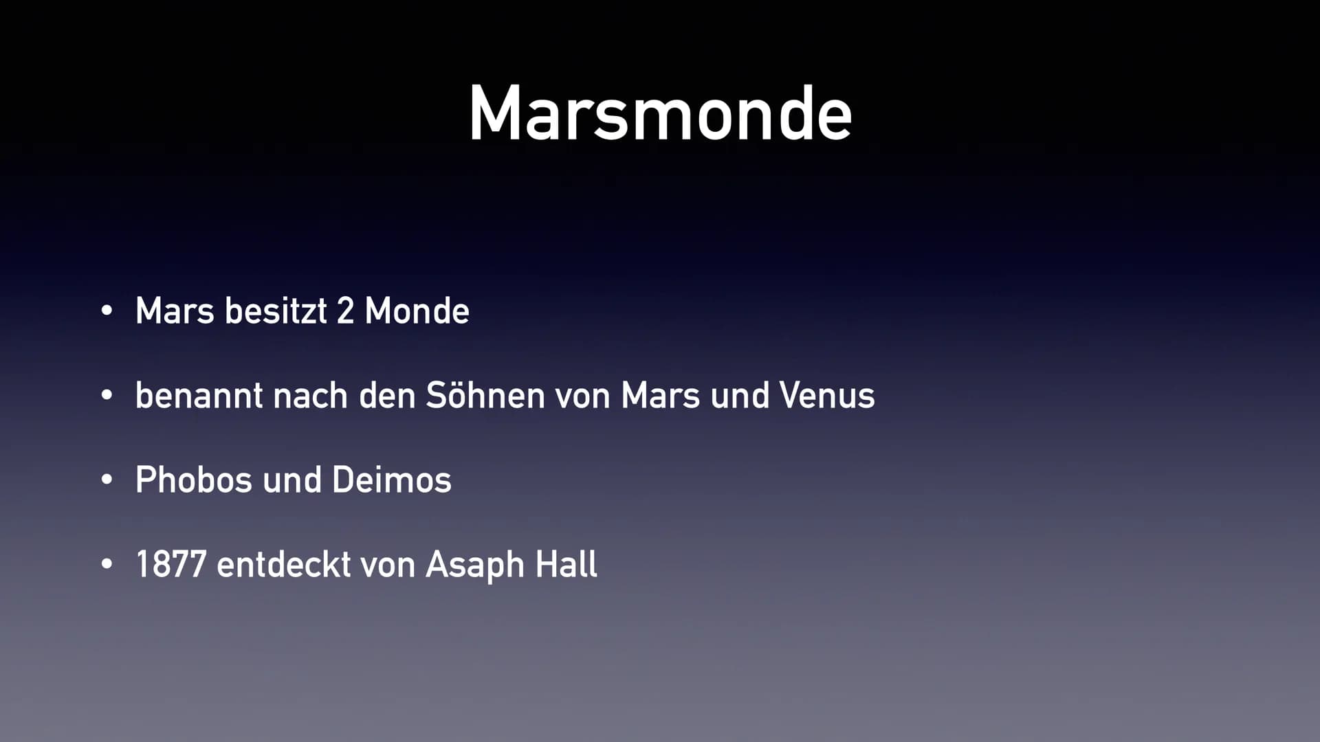 Der Mars
Präsentation von Emily Stoppel ●
●
Herkunft des Namens
allgemeine Angaben
• Marsmonde
• Aufbau & Atmosphäre
●
Vulkane und Polare
Kr