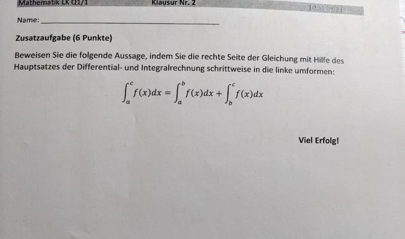 Erster Tell!
Aufgabe 1 (3+3 Punkte)
a) Geben Sie jeweils eine Stammfunktion F zur gegebenen Funktion f an.
a. f(x) = 2x³-4x² + 5+ sin(x)
b. 