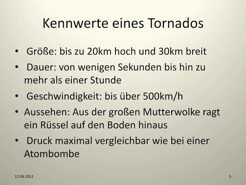Tornados
12.06.2012
NWT- GFS
1 Gliederung
1) Was ist ein Tornado ?
- Unterschied Tornado - Hurrikane
2) Entstehung eines Tornados
- Kennwert