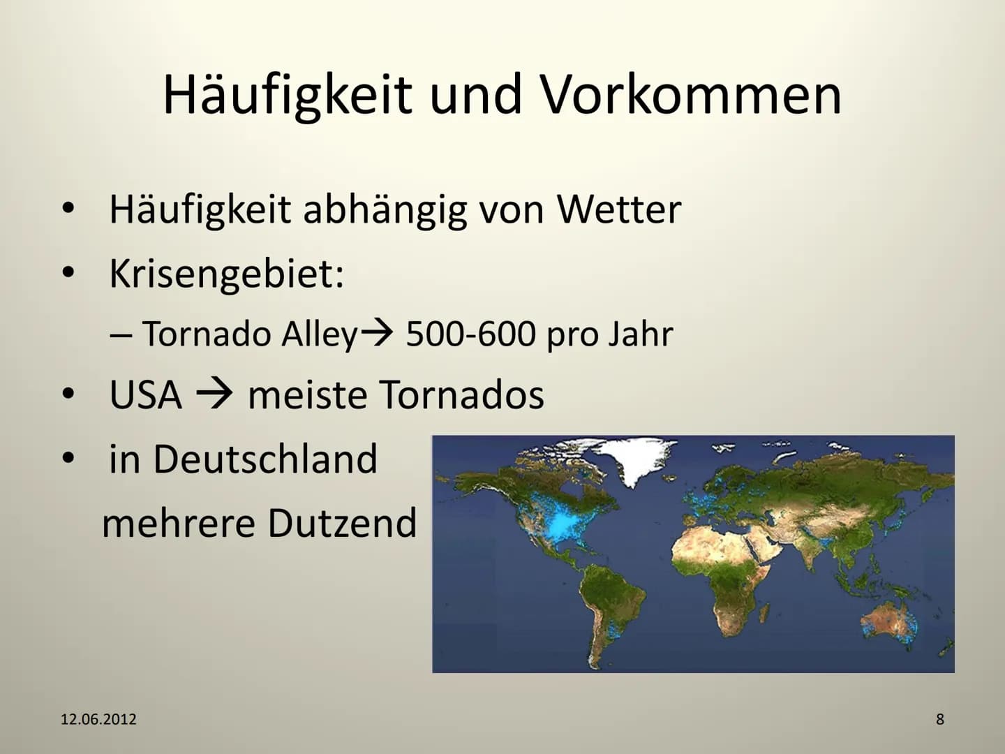 Tornados
12.06.2012
NWT- GFS
1 Gliederung
1) Was ist ein Tornado ?
- Unterschied Tornado - Hurrikane
2) Entstehung eines Tornados
- Kennwert