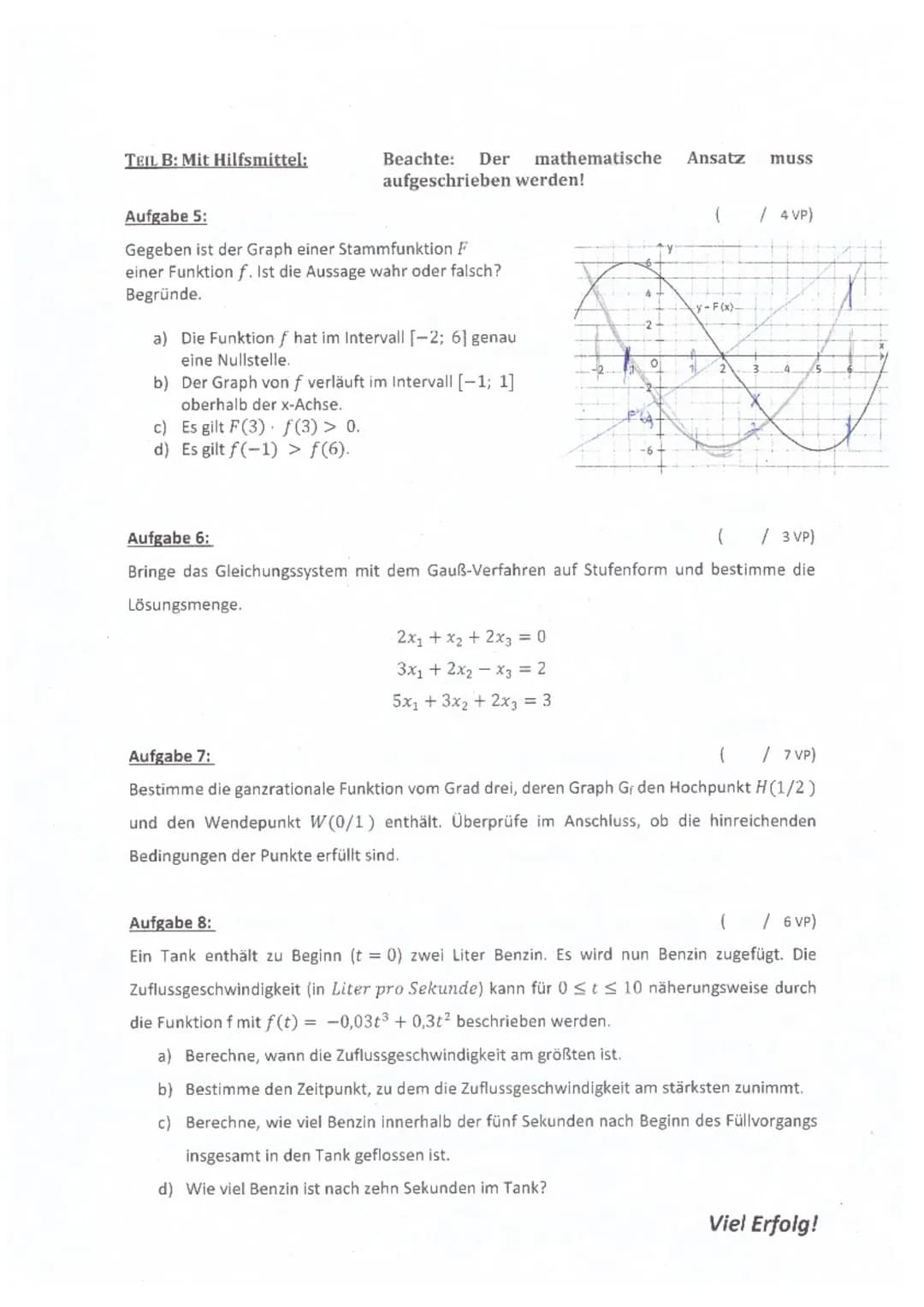 TEIL A: Ohne Hilfsmittel
Aufgabe 1:
Bilde die erste Ableitung der Funktion f.
a) f(x) = (6x + 7)³
b) f(x) = (3x + 2). √5x
Aufgabe 2:
Berechn