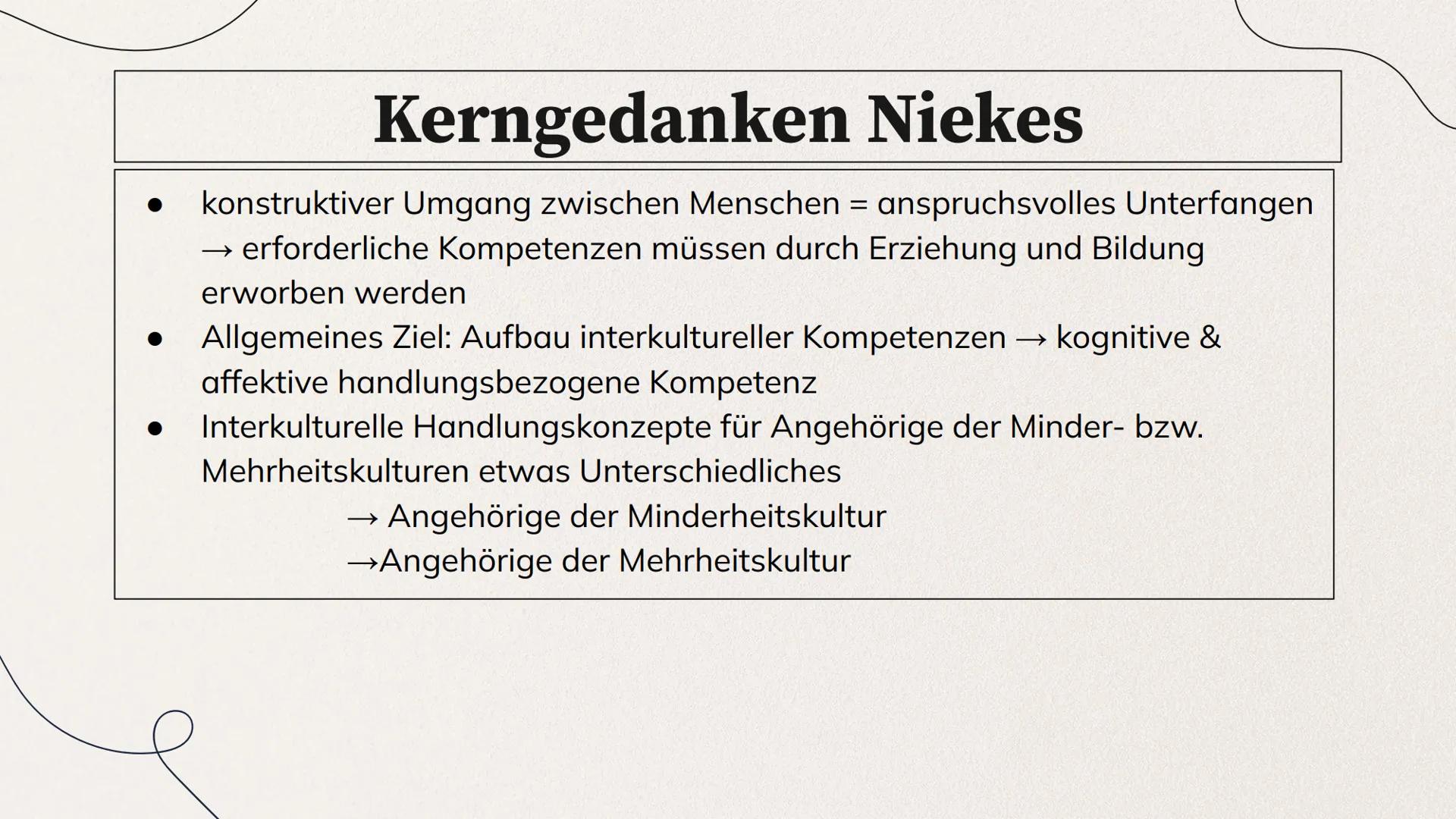 INTERKULTURELLE
PÄDAGOGIK
Allgemeines zum Thema & die Theorie nach
W. Nieke 1. Definition
2. Entstehung der interkulturellen Pädagogik
3. En