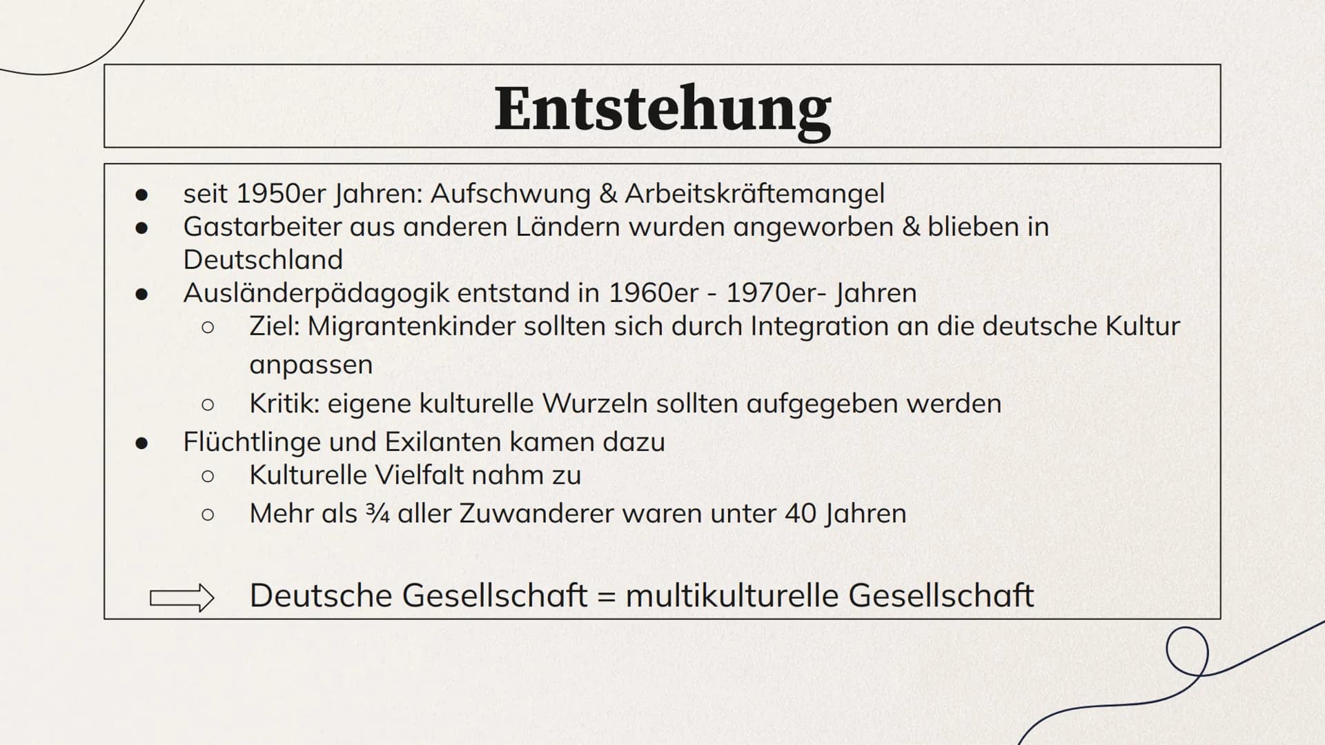 INTERKULTURELLE
PÄDAGOGIK
Allgemeines zum Thema & die Theorie nach
W. Nieke 1. Definition
2. Entstehung der interkulturellen Pädagogik
3. En