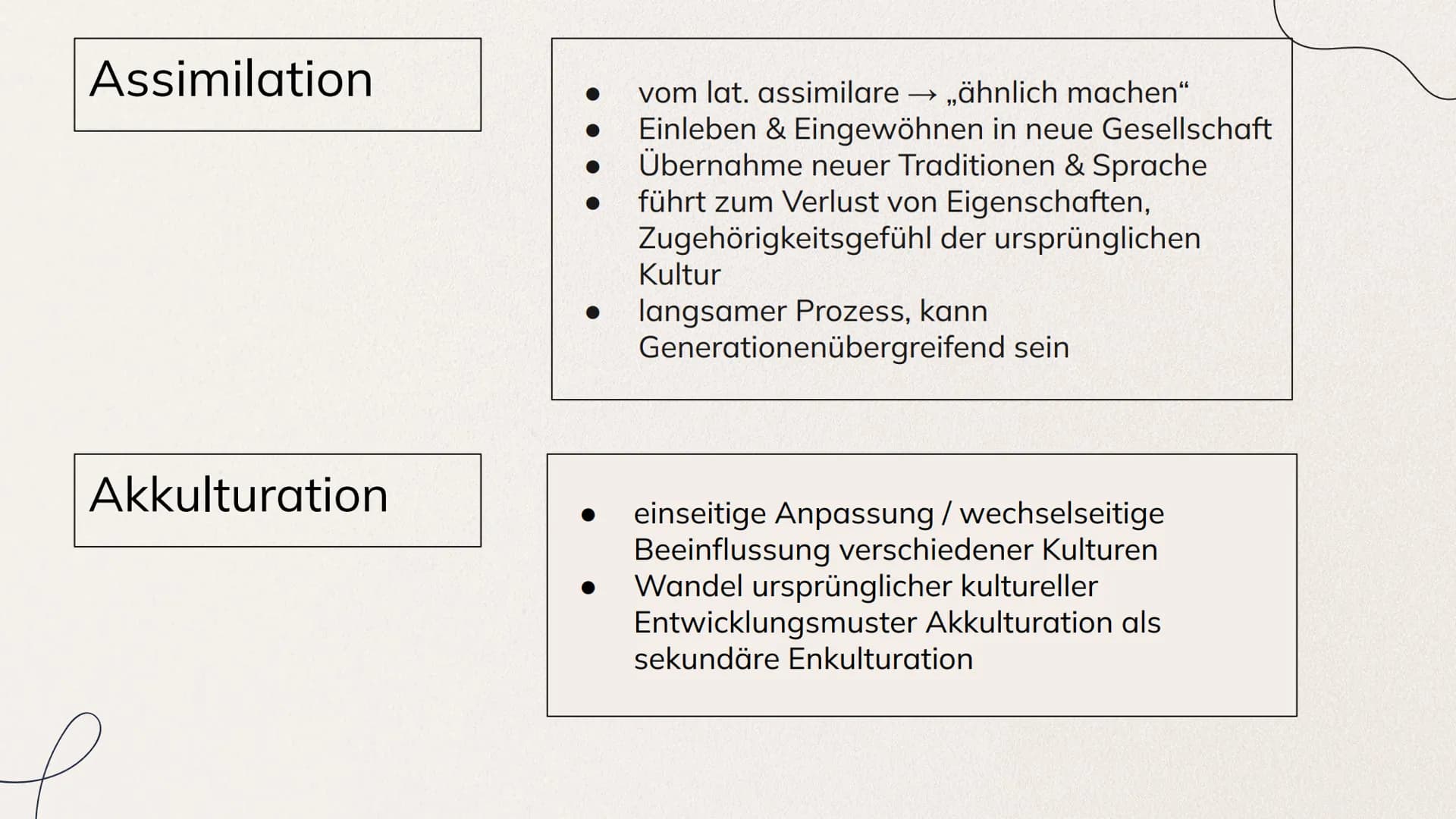 INTERKULTURELLE
PÄDAGOGIK
Allgemeines zum Thema & die Theorie nach
W. Nieke 1. Definition
2. Entstehung der interkulturellen Pädagogik
3. En