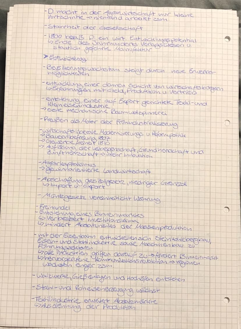 gescht klausur
•Industrielle Revolution allgemein
Phasen:
-Schrittmacherindustrie
→> Baumwollindustrie (leicht industrielle phase) 1760-1840