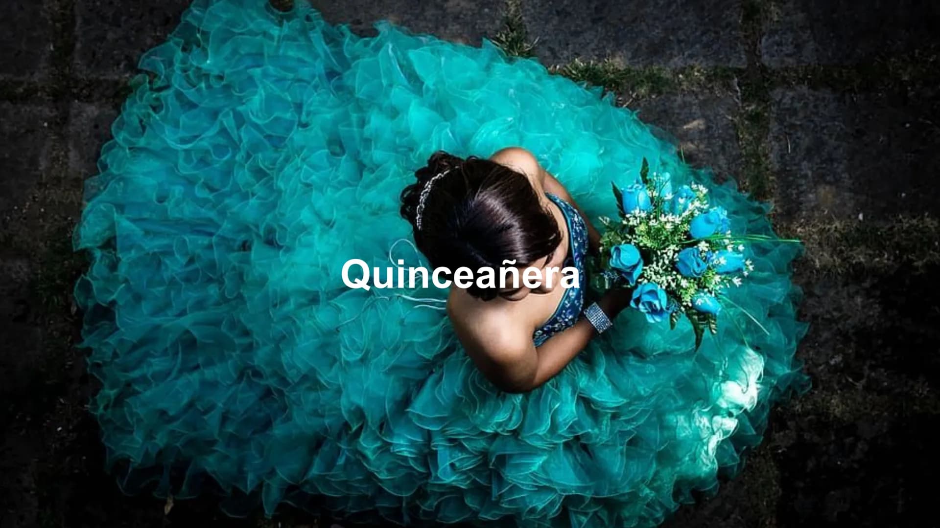 Quinceañera Gliederung
Definition
Woher kommt der Brauch?
Wie wird gefeiert?
Die Kosten der Feier
Moderne Zeiten
Fazit
Quellenangaben Defini