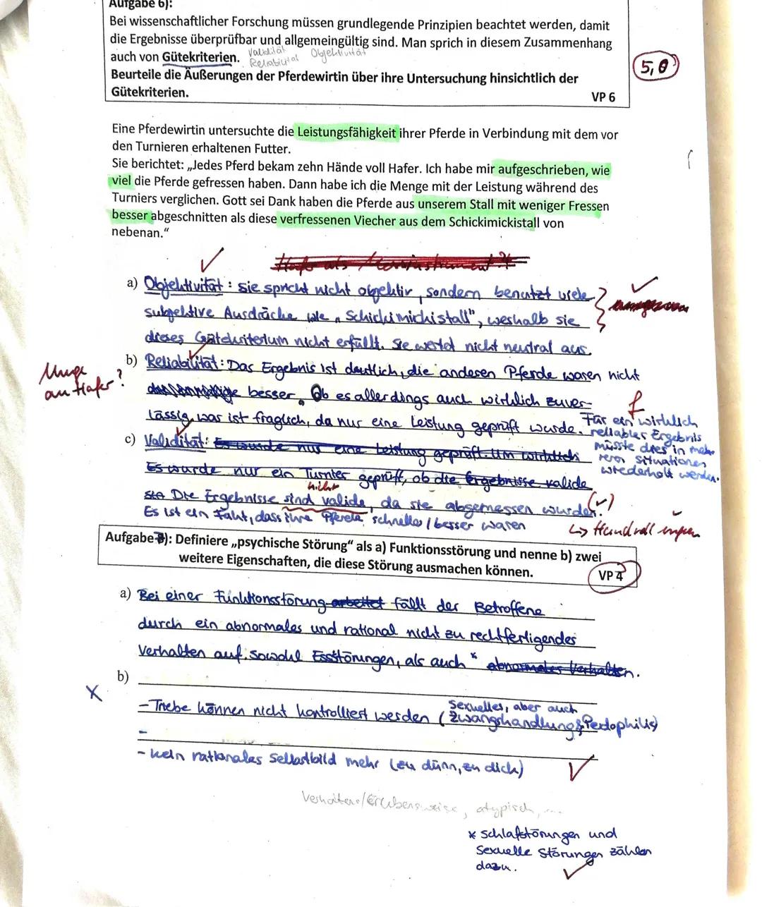 Aufgabe 1): Ja oder Nein?
a) Alltagspsychologie und wissenschaftliche Psychologie sind identisch.
✓)
(nein
b) Ein psychologischer Therapeut 