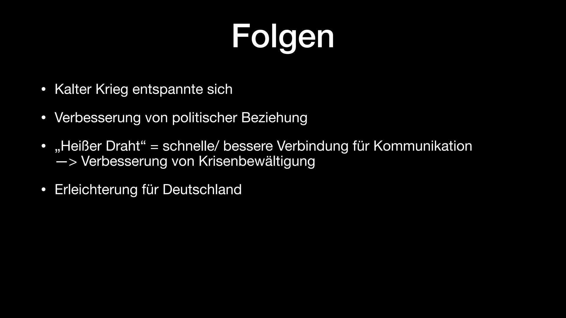 STOP BASES
STOP
NO WAR BLOCKADE
CUBA
EAST WEST
HANDS OFF
CUBA
Kubakrise NO WAR
over CUBA # Struktur

- allgemeine Informationen

- Vorgeschi