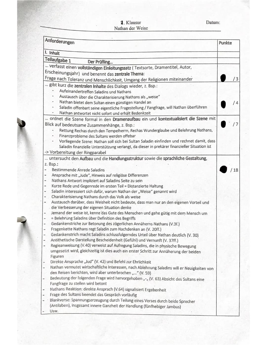 D Q1
1.
Aufgabenstellung
1. Analysieren Sie die vorliegende Szene aus „Nathan der Weise" unter besonderer
Berücksichtigung der Figurendarste
