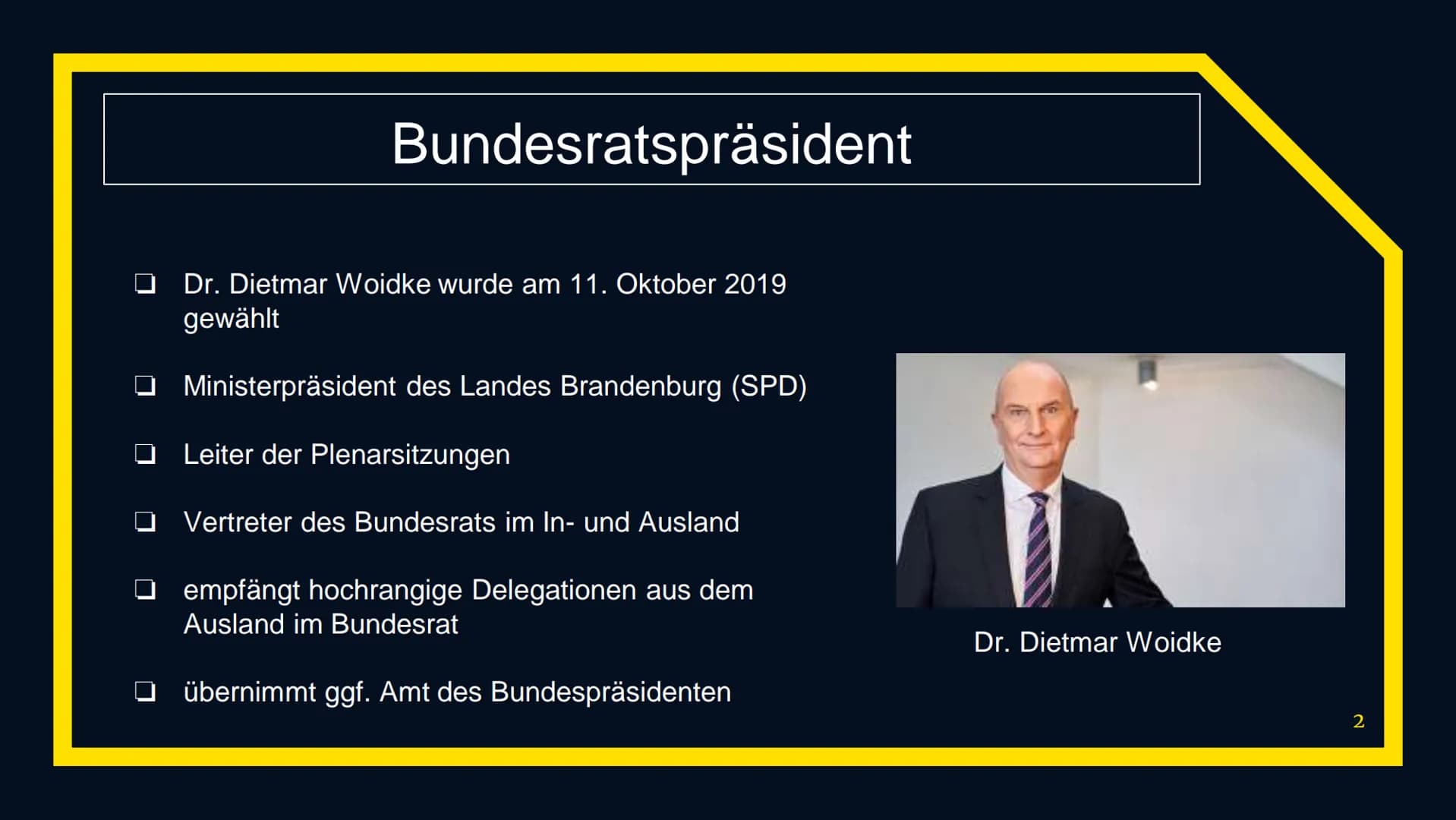 BUNDESR
Der Bundesrat
BUNDBERAT 1. Definition
2. Bundesratspräsident
3. Präsidium
Verlauf
4. ständige Beirat
5. Vermittlungsausschuss
6. Sit