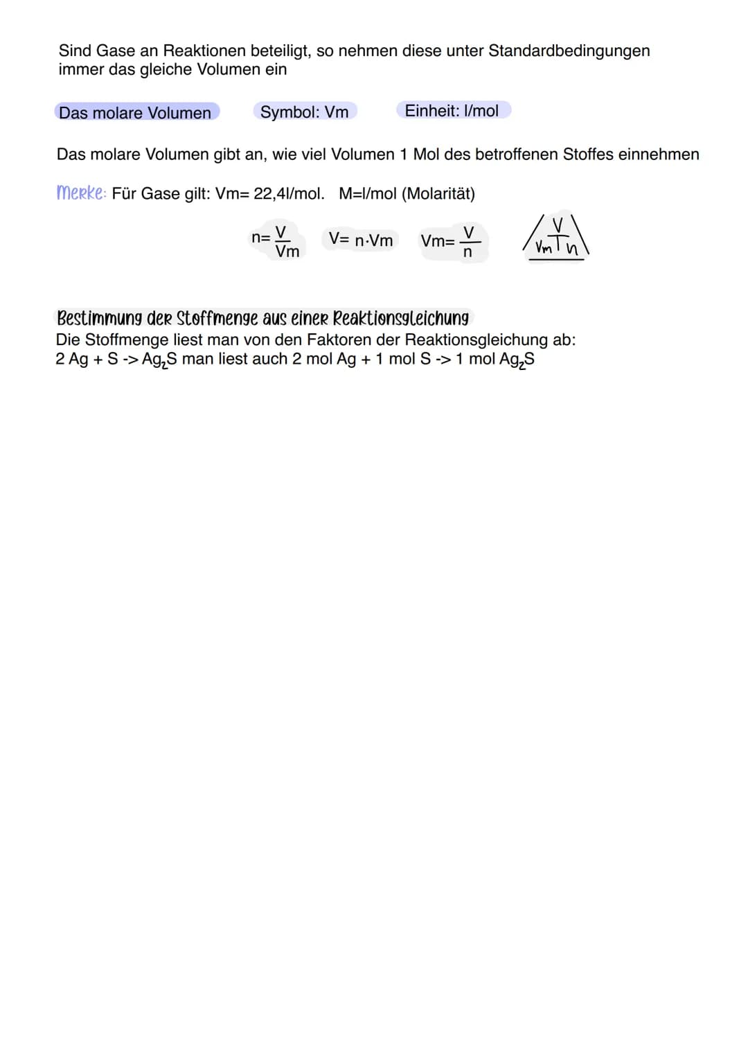 Stöchiometrisches Rechnen
Durch das stöchiometrische Rechnen lassen sich in der Chemie die Masse,
das Volumen oder die Menge der reagierende
