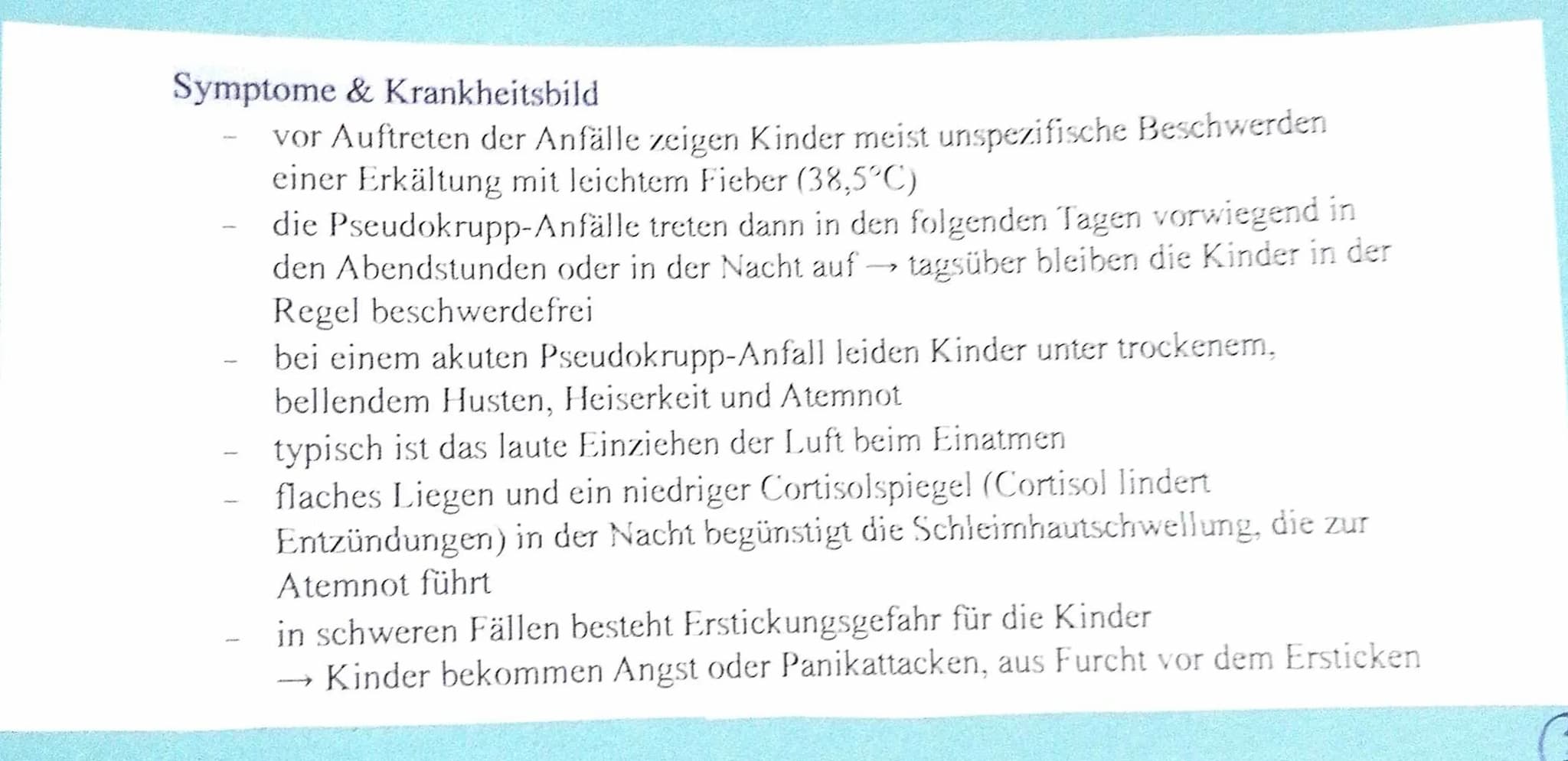 Pseudokrupp (Stenosierende Laryngitis)
Was ist Pseudokrupp?
Atemwegserkrankung, bei der die Schleimhaut im Bereich des Kehlkopfes und der
St