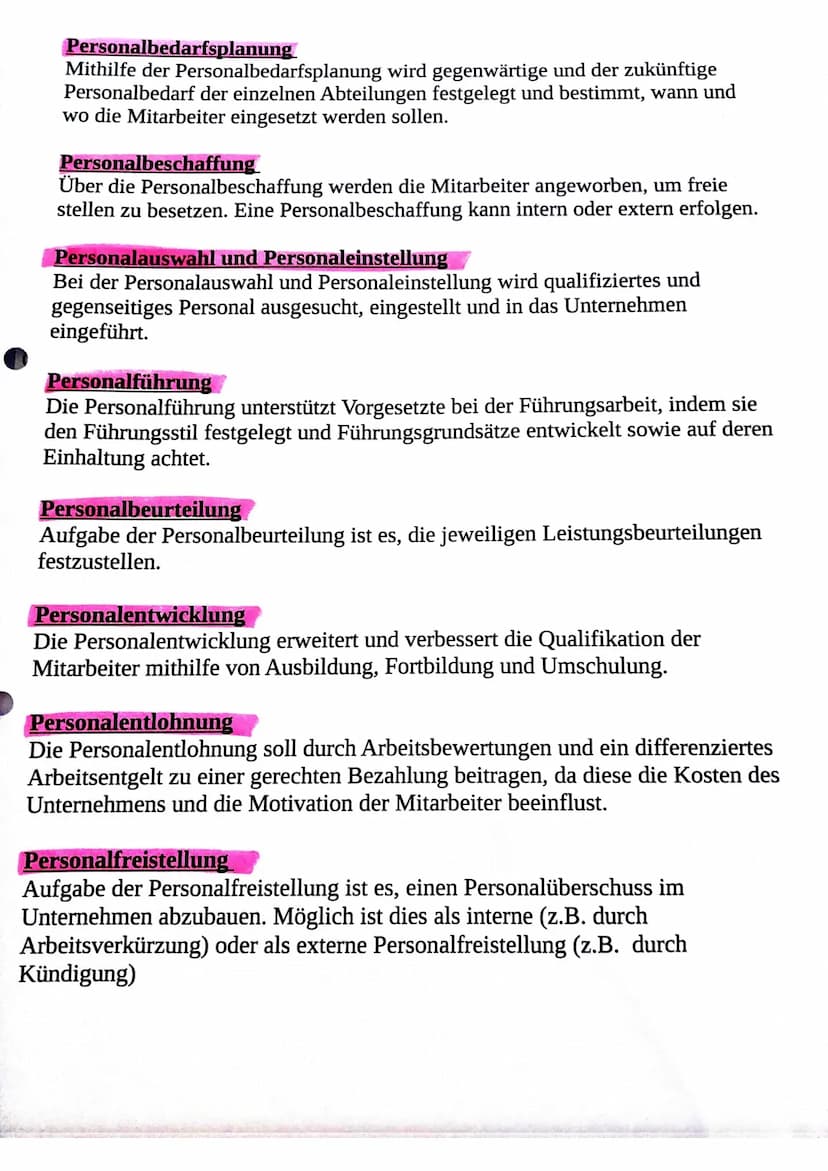 Begriffserklärung Personalbedarf"
Bei der Personalbedarfsplanung ist abzusätzen, wie groß der Personalbedarf in Zukunft sein
wird. Diese geh