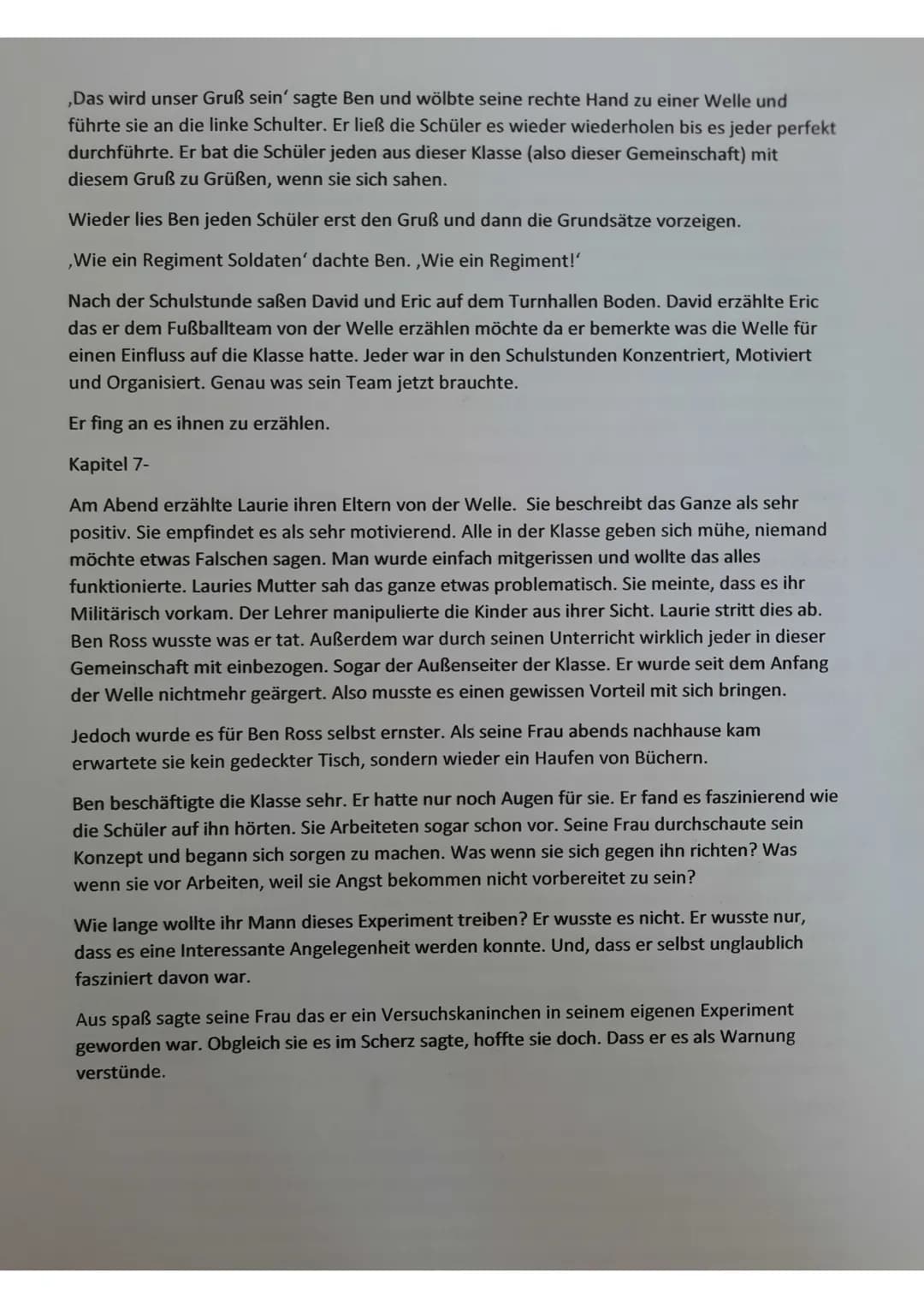 Die Welle - Kapitel Zusammenfassungen
Kapitel 1-
Laurie und Amy werden vorgestellt, Lauries Redaktion & Projekt die ,Ente' wird erwähnt und
