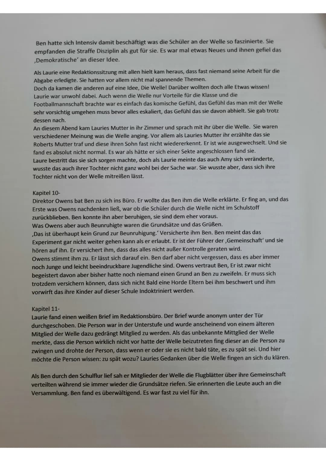Die Welle - Kapitel Zusammenfassungen
Kapitel 1-
Laurie und Amy werden vorgestellt, Lauries Redaktion & Projekt die ,Ente' wird erwähnt und
