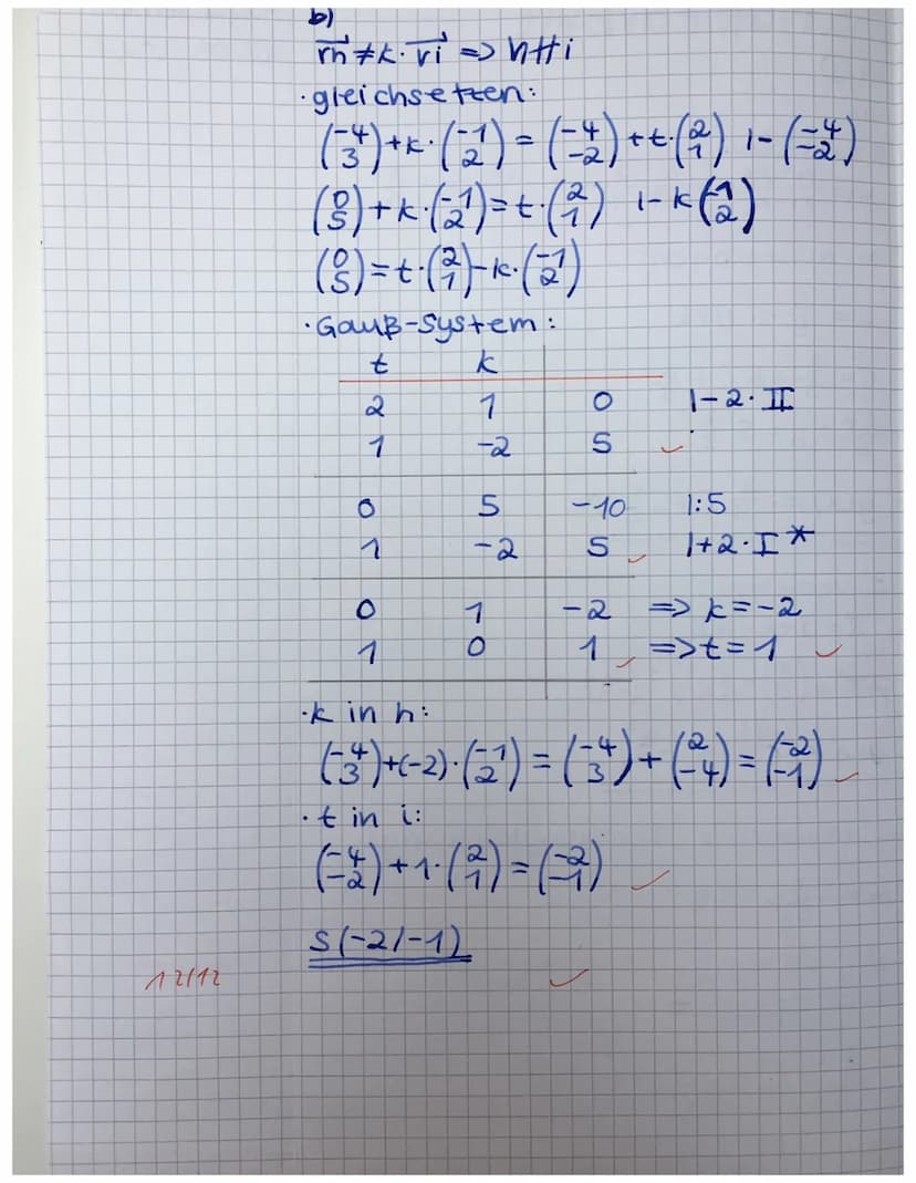 Nr. 1
a)
1. Funktion:
У-уг
X1-x2
m=
·b
6 = - ²3/3² · (-1) + b
6
5 = ³²/3² +b 1 = ²/1/²0
27=6=52²
g(x) = -x + 5 룸
6-3
=-=-=-4 = = = -3
3
-S
+