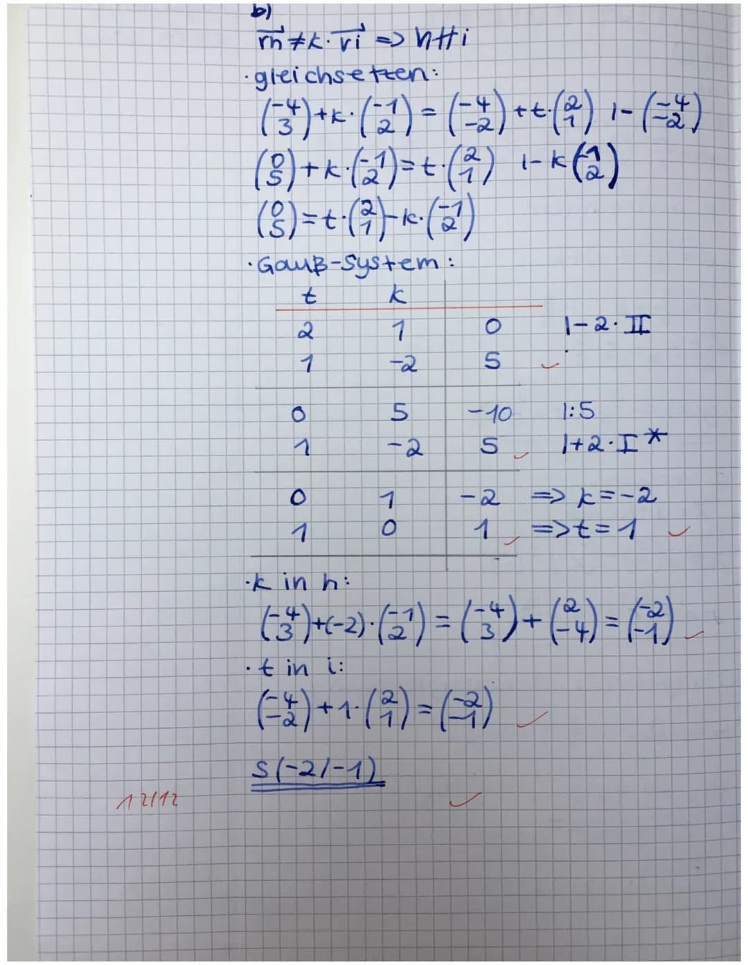 Nr. 1
a)
1. Funktion:
У-уг
X1-x2
m=
·b
6 = - ²3/3² · (-1) + b
6
5 = ³²/3² +b 1 = ²/1/²0
27=6=52²
g(x) = -x + 5 룸
6-3
=-=-=-4 = = = -3
3
-S
+