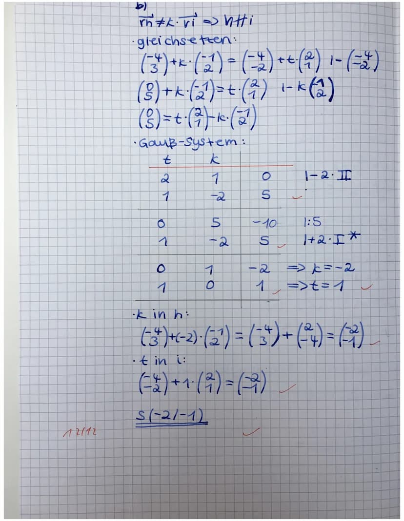 Nr. 1
a)
1. Funktion:
У-уг
X1-x2
m=
·b
6 = - ²3/3² · (-1) + b
6
5 = ³²/3² +b 1 = ²/1/²0
27=6=52²
g(x) = -x + 5 룸
6-3
=-=-=-4 = = = -3
3
-S
+