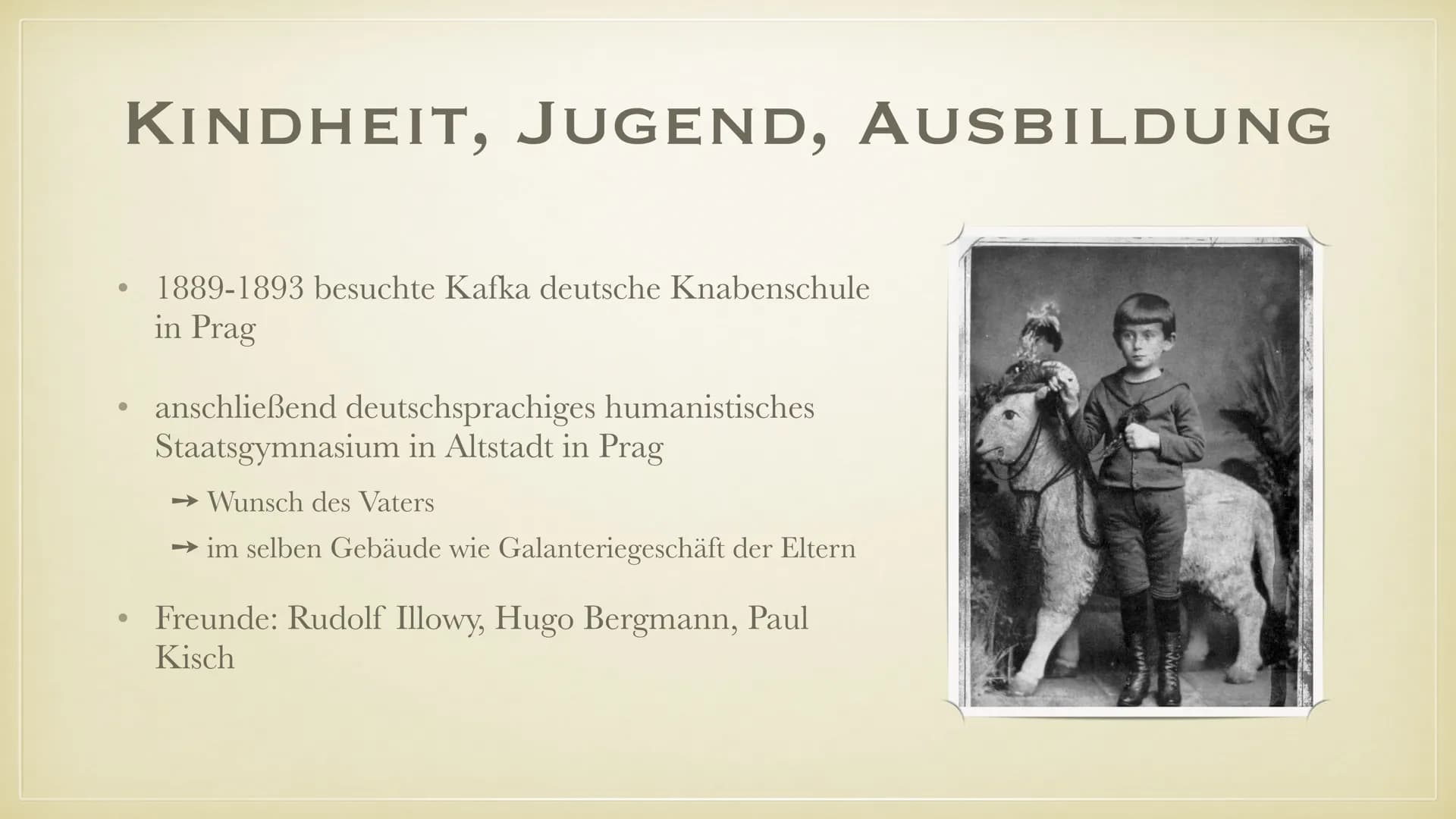 FRANZ KAFKA
BIOGRAFIE
FRIEDERIKE & SARA •
• Herkunft
●
Generelles
• Leben
●
●
●
●
Kindheit, Jugend, Ausbildung
Berufsleben
Krankheit und Tod