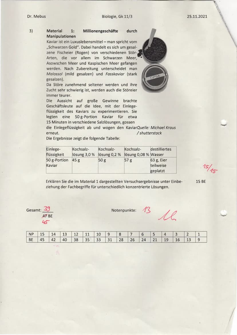 Dr. Mebus
Name:
1) a)
2)
b)
Skizzieren Sie eine pflanzliche Zelle mit mindestens 6 inneren
Zellbestandteilen. Beschriften Sie diese. Nennen 